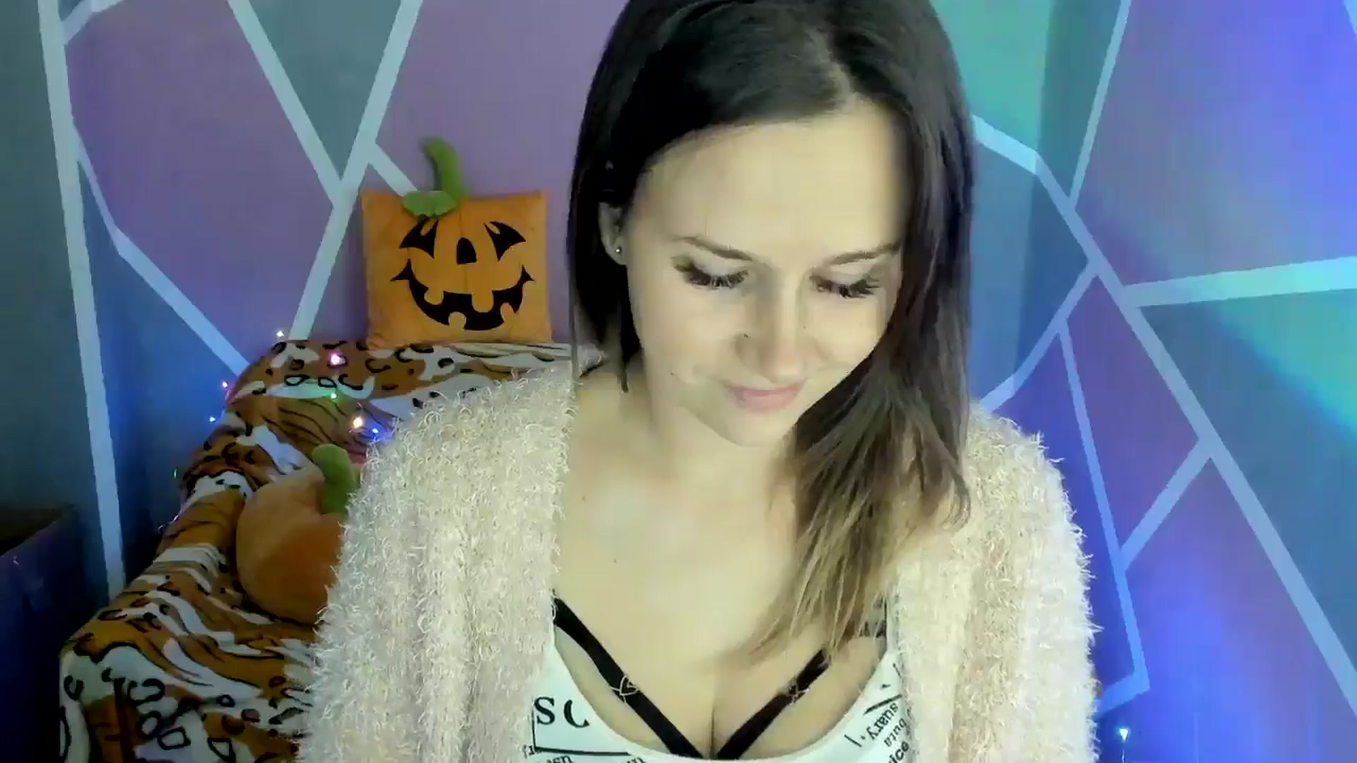 Gallery image thumbnail from Sexy_Ukr's myfreecams stream on, 10/20/2024, 17:36 image 6 of 20