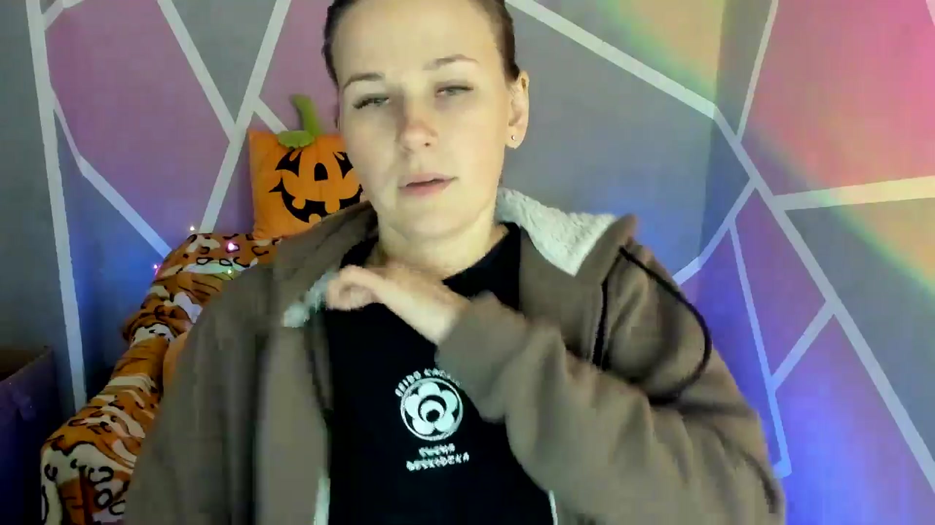 Gallery image thumbnail from Sexy_Ukr's myfreecams stream on, 10/22/2024, 15:52 image 6 of 20