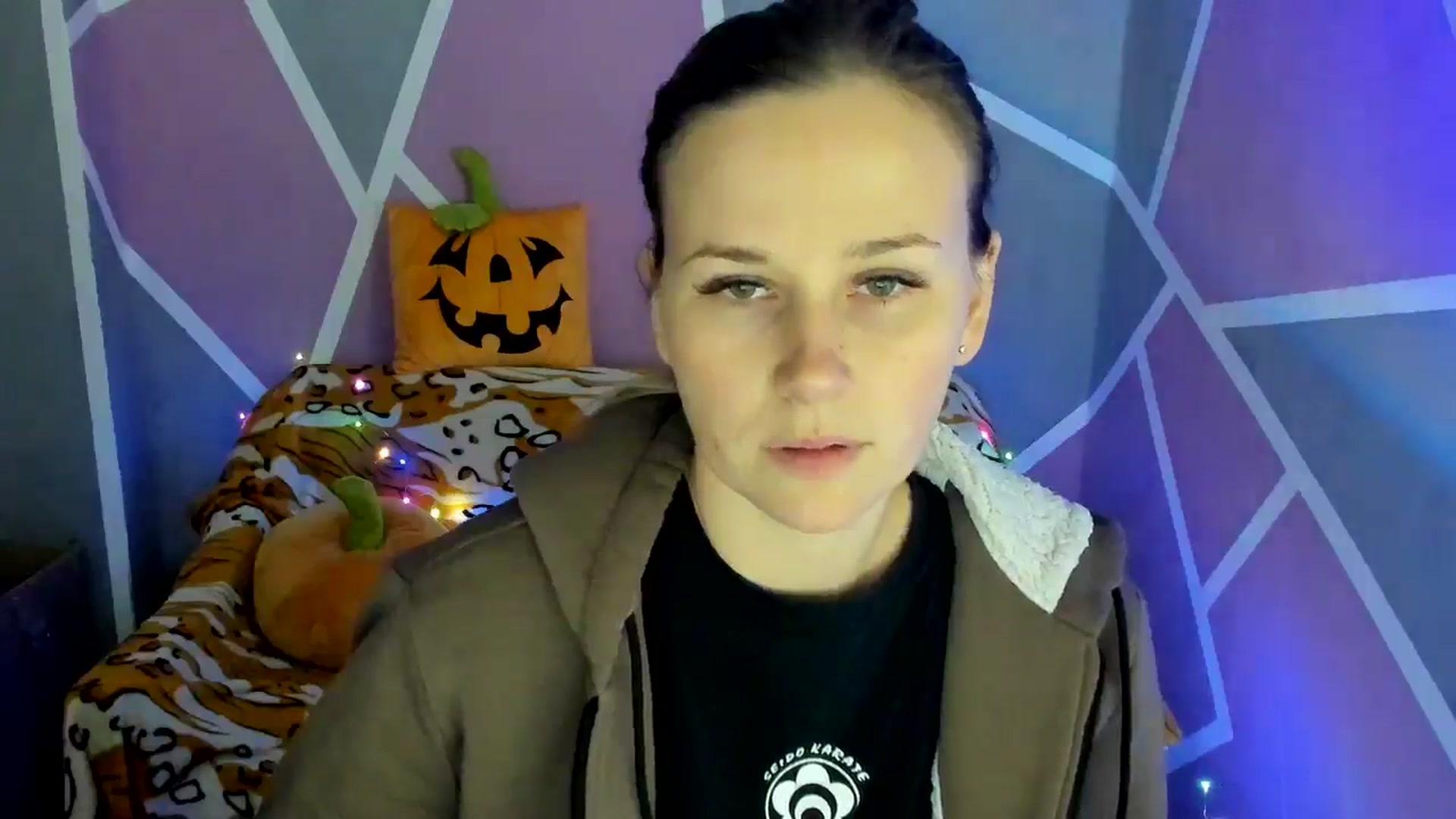 Gallery image thumbnail from Sexy_Ukr's myfreecams stream on, 10/22/2024, 15:52 image 9 of 20