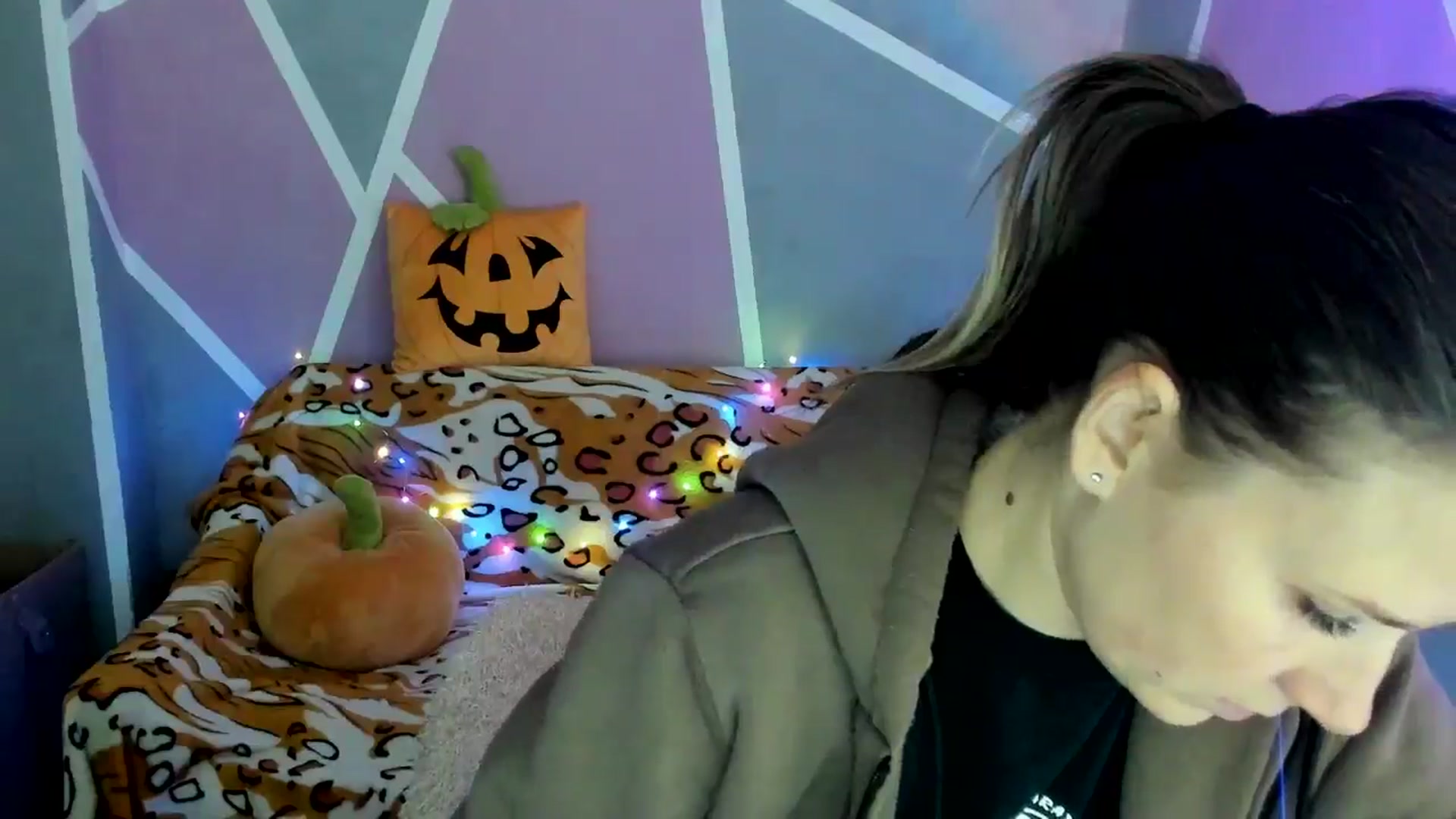 Gallery image thumbnail from Sexy_Ukr's myfreecams stream on, 10/22/2024, 15:52 image 3 of 20