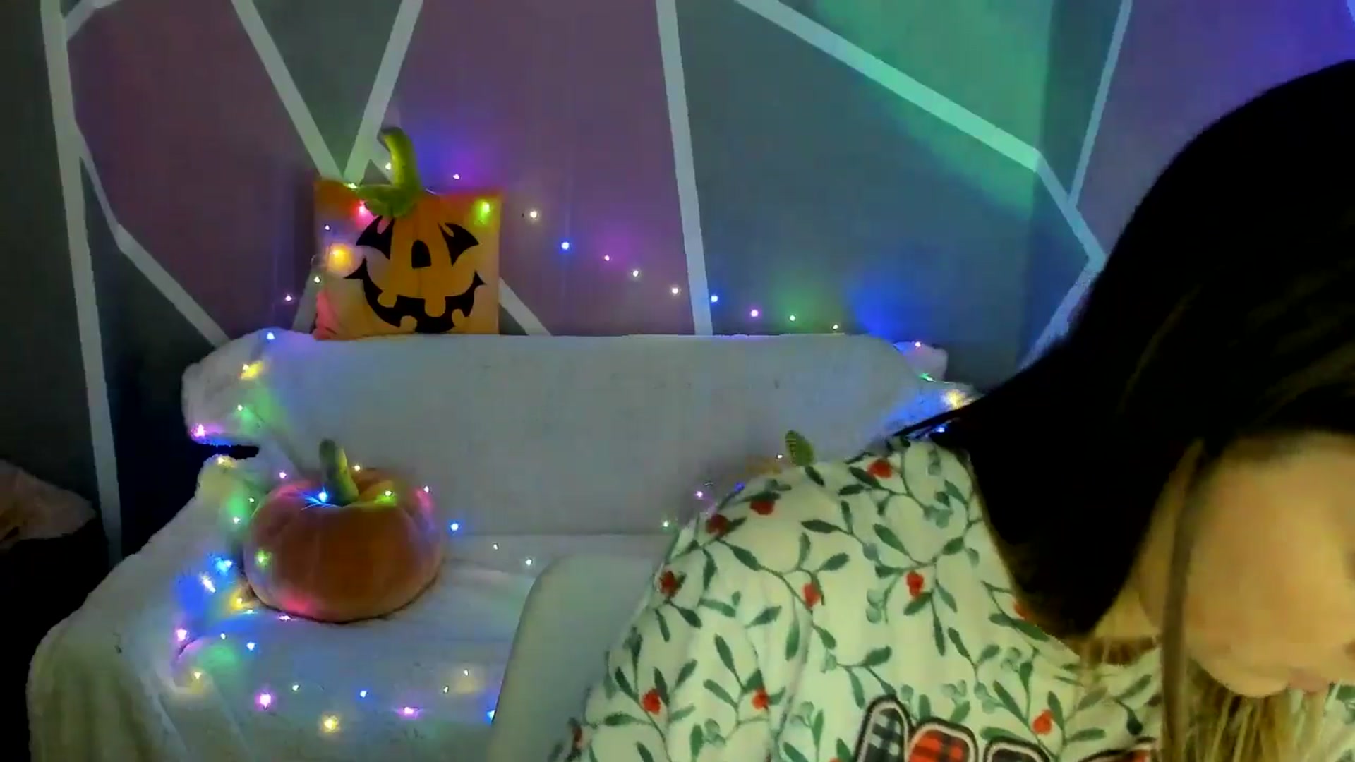 Gallery image thumbnail from Sexy_Ukr's myfreecams stream on, 10/30/2024, 15:43 image 13 of 20