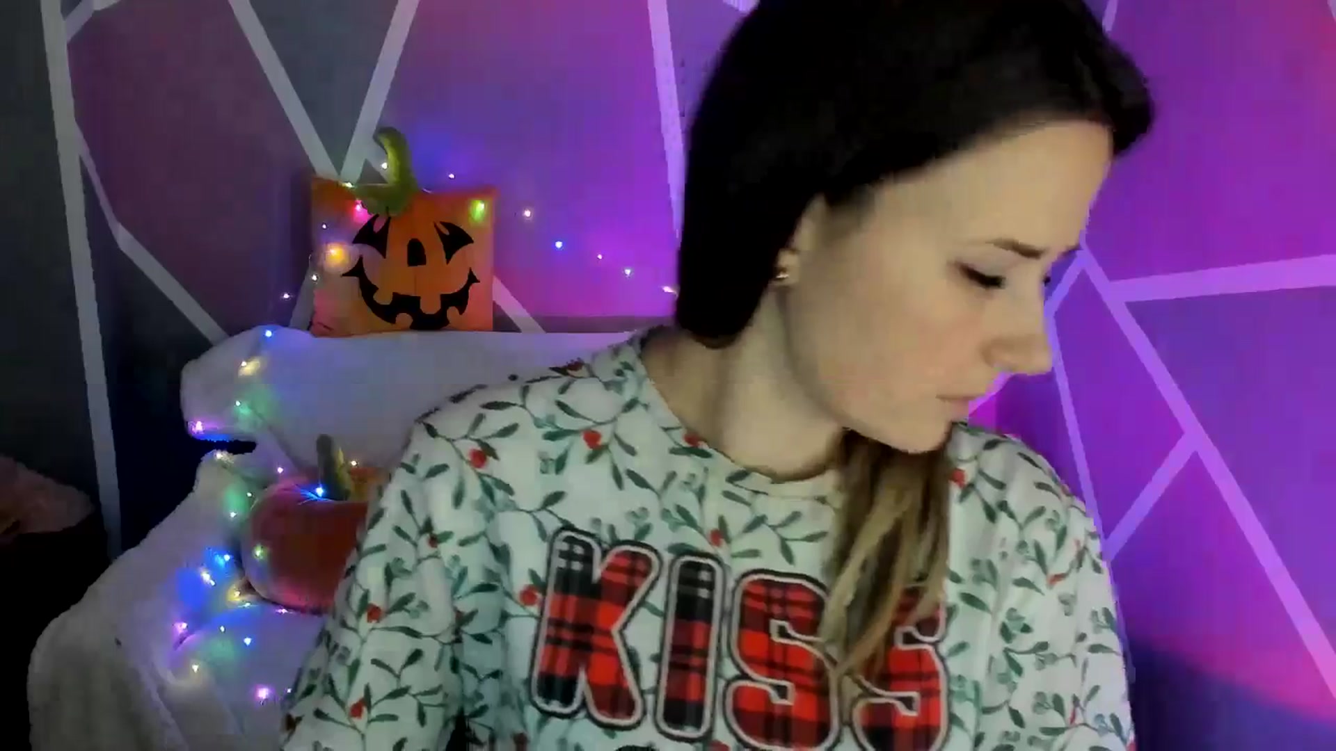 Gallery image thumbnail from Sexy_Ukr's myfreecams stream on, 10/30/2024, 17:14 image 6 of 20
