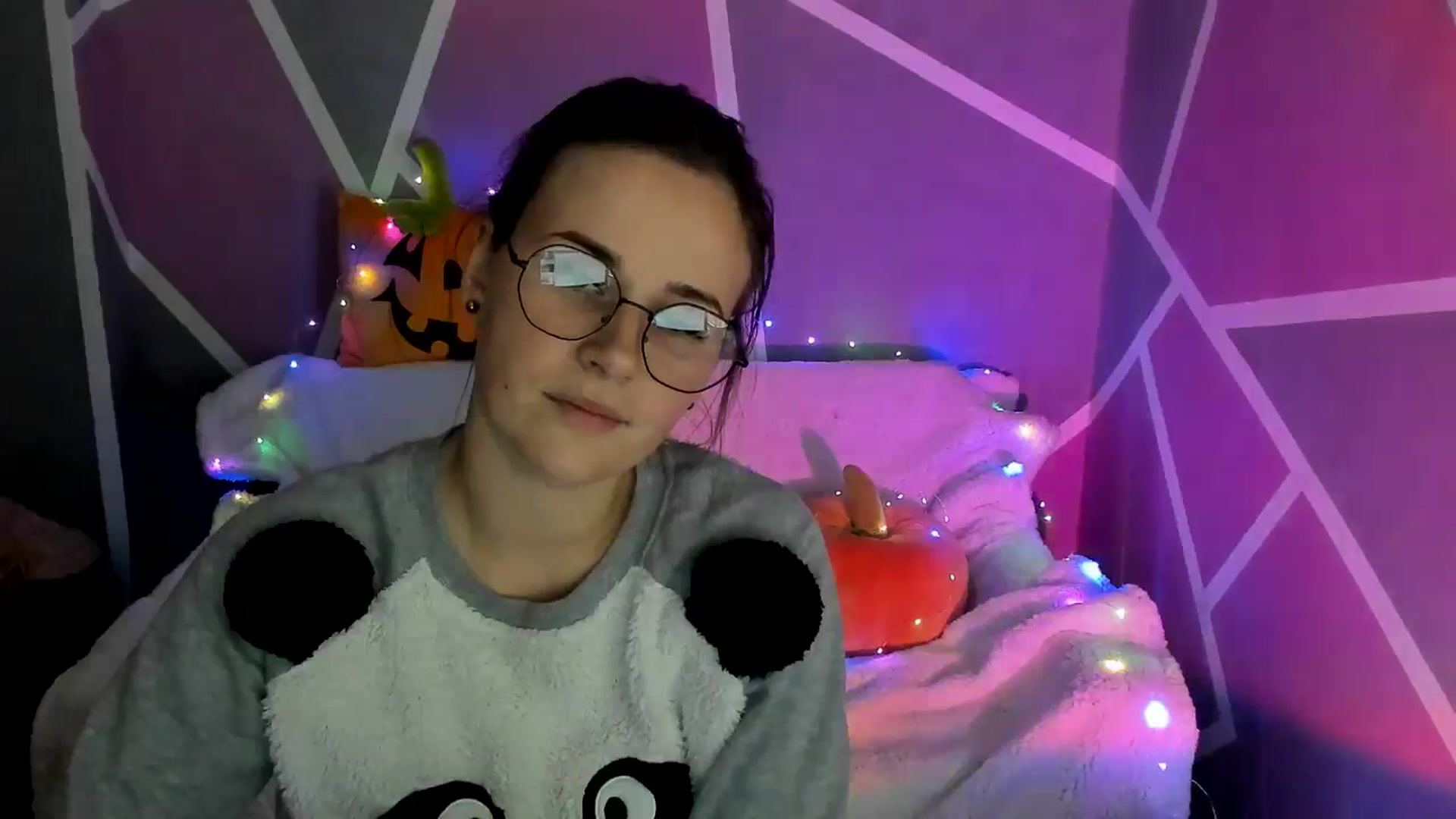 Gallery image thumbnail from Sexy_Ukr's myfreecams stream on, 10/31/2024, 18:03 image 16 of 20