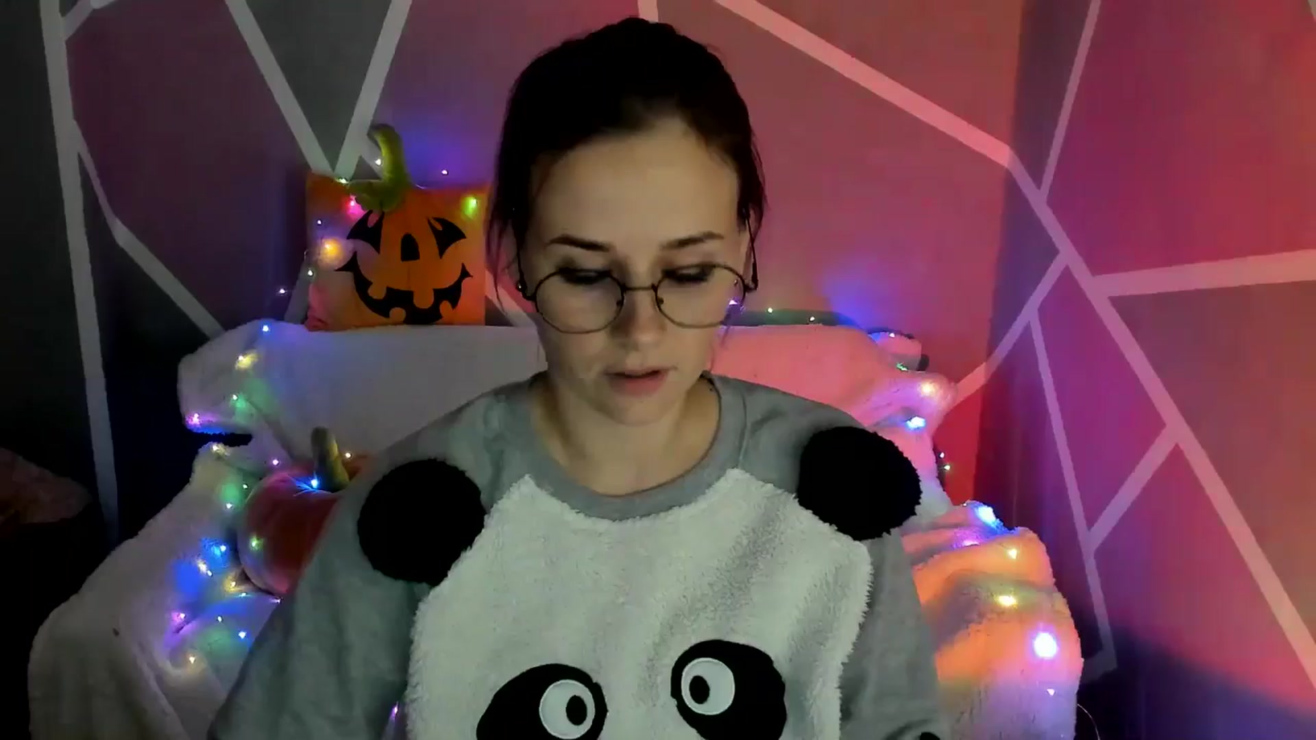 Gallery image thumbnail from Sexy_Ukr's myfreecams stream on, 10/31/2024, 18:03 image 11 of 20