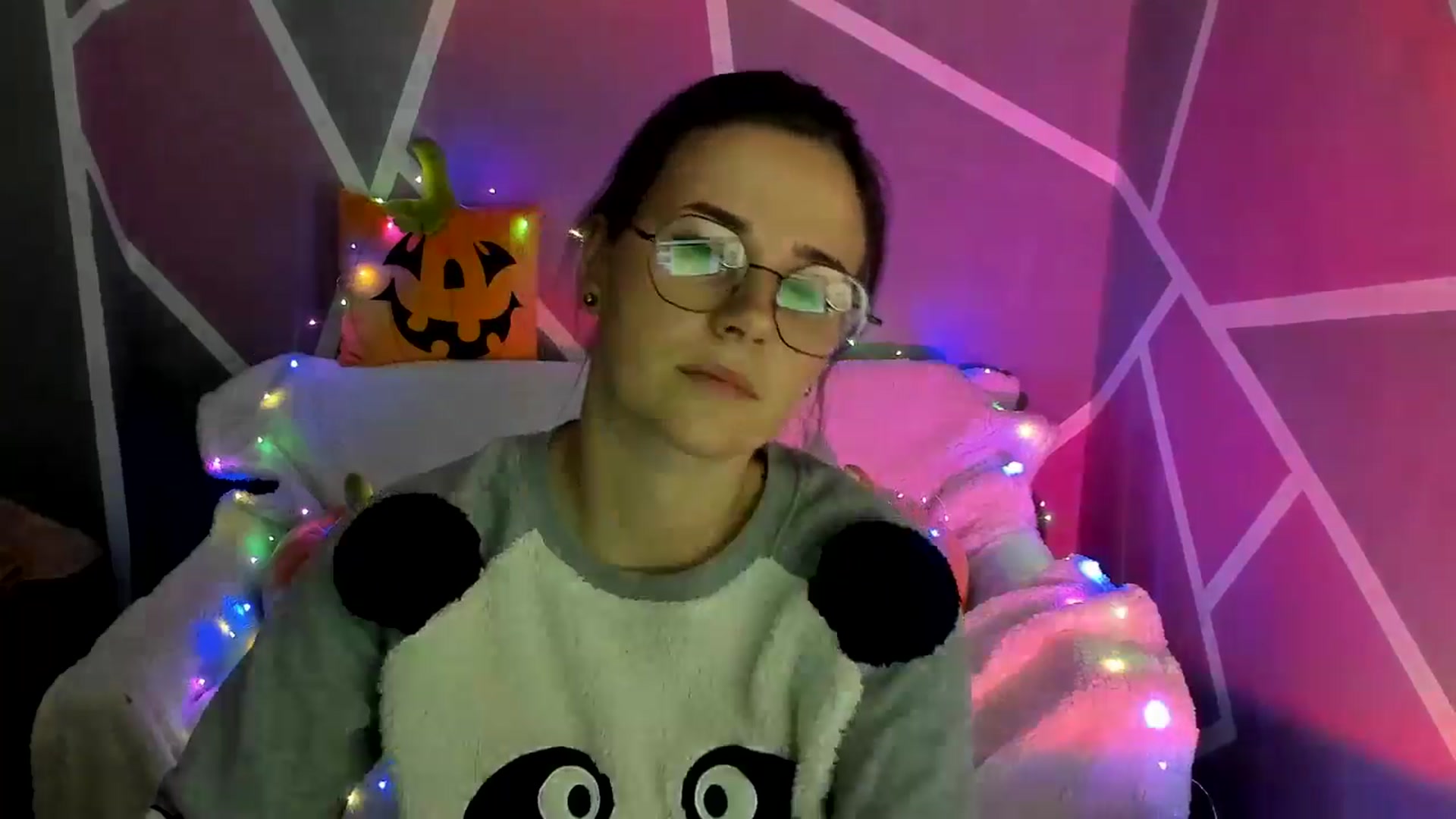 Gallery image thumbnail from Sexy_Ukr's myfreecams stream on, 10/31/2024, 18:03 image 12 of 20