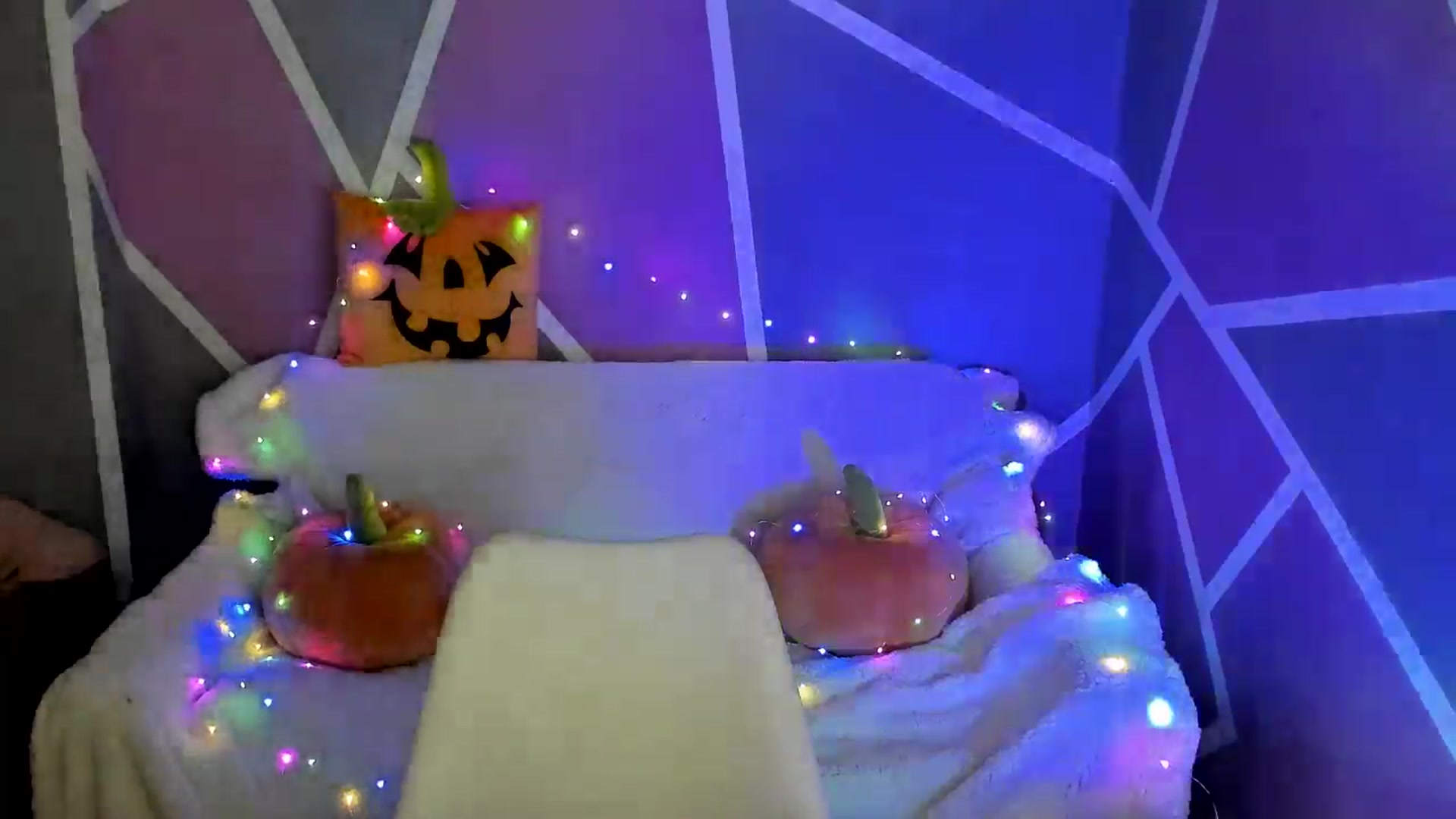 Gallery image thumbnail from Sexy_Ukr's myfreecams stream on, 10/31/2024, 18:03 image 9 of 20