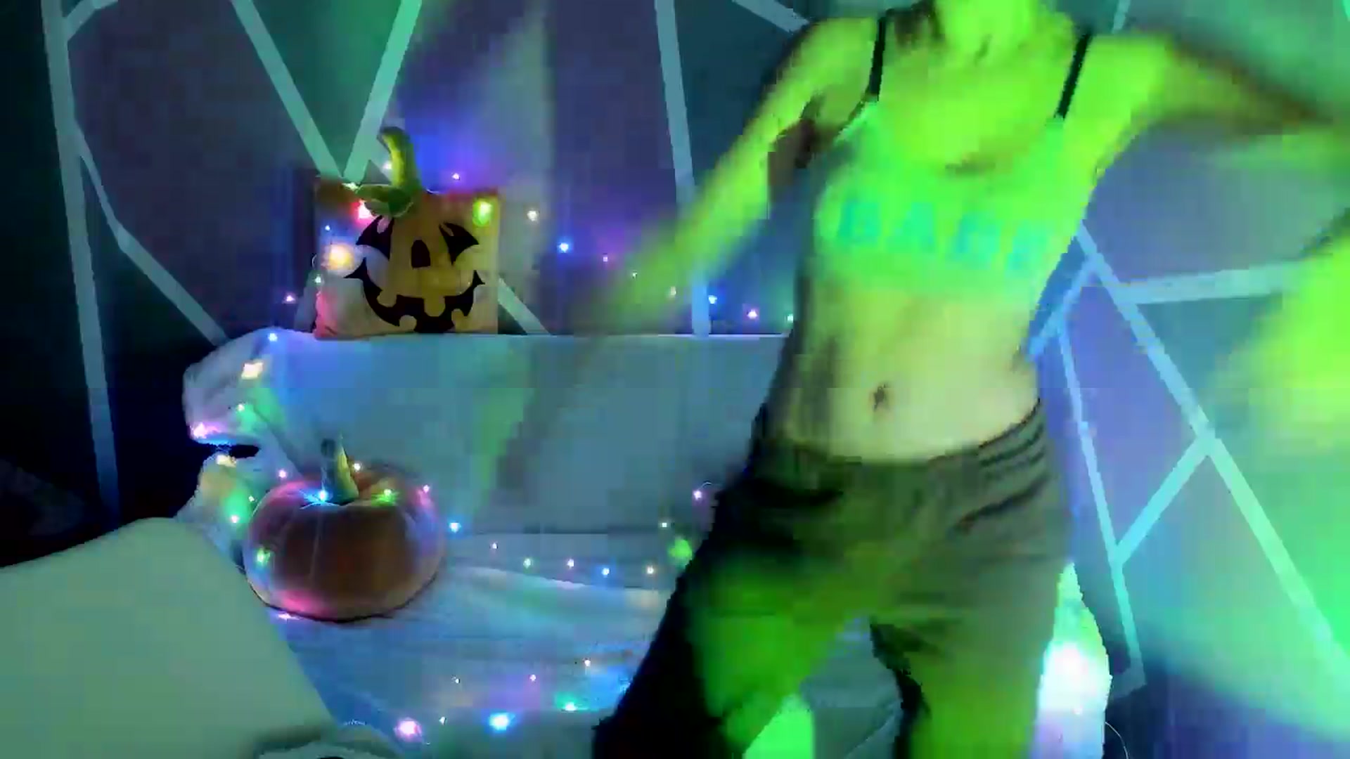 Gallery image thumbnail from Sexy_Ukr's myfreecams stream on, 10/31/2024, 18:03 image 10 of 20