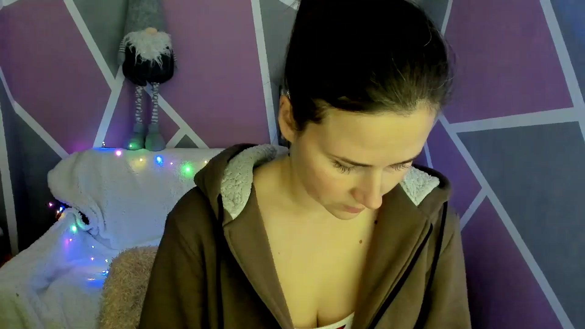Gallery image thumbnail from Sexy_Ukr's myfreecams stream on, 12/05/2024, 17:15 image 11 of 20