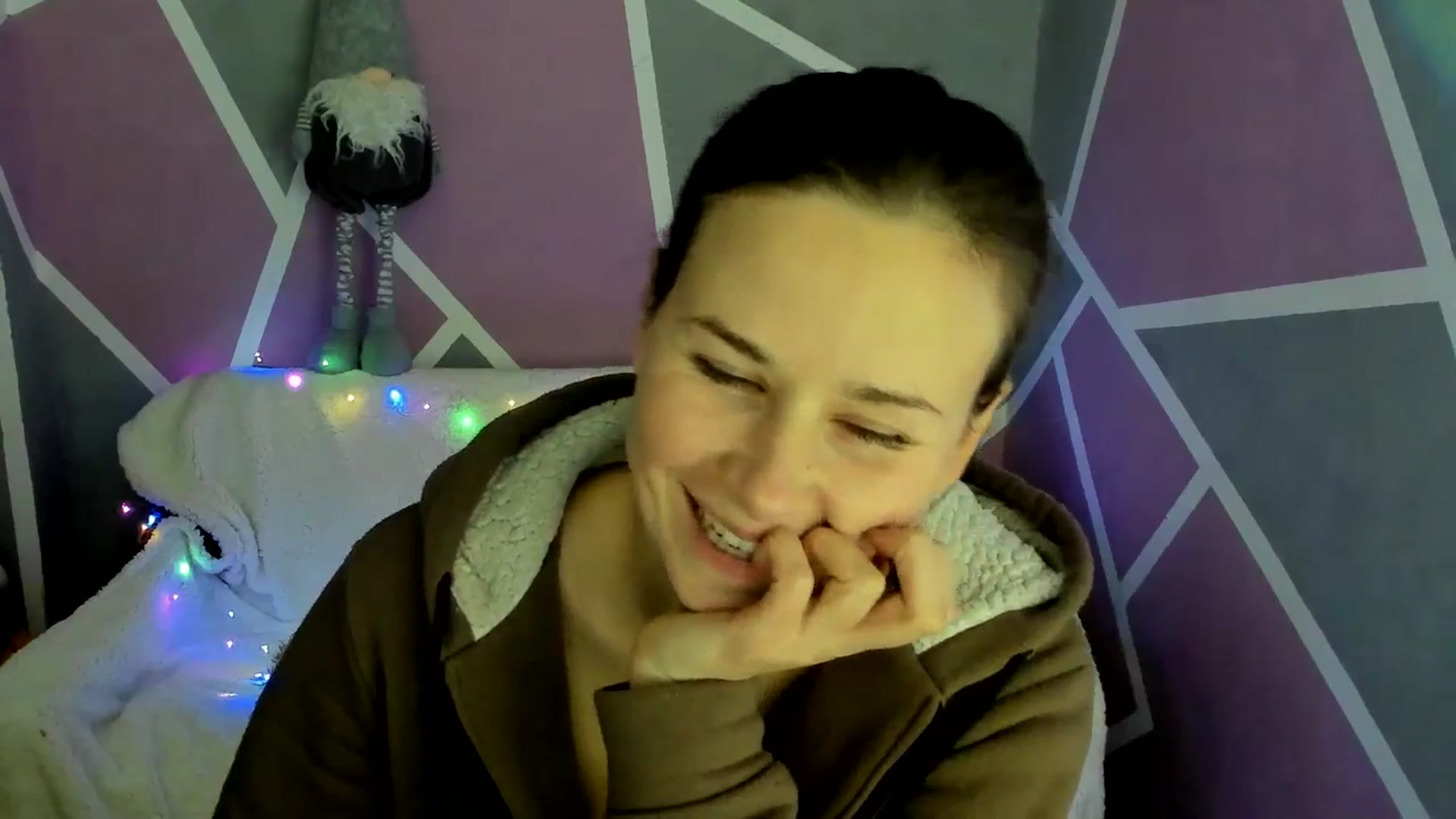 Gallery image thumbnail from Sexy_Ukr's myfreecams stream on, 12/05/2024, 17:15 image 4 of 20