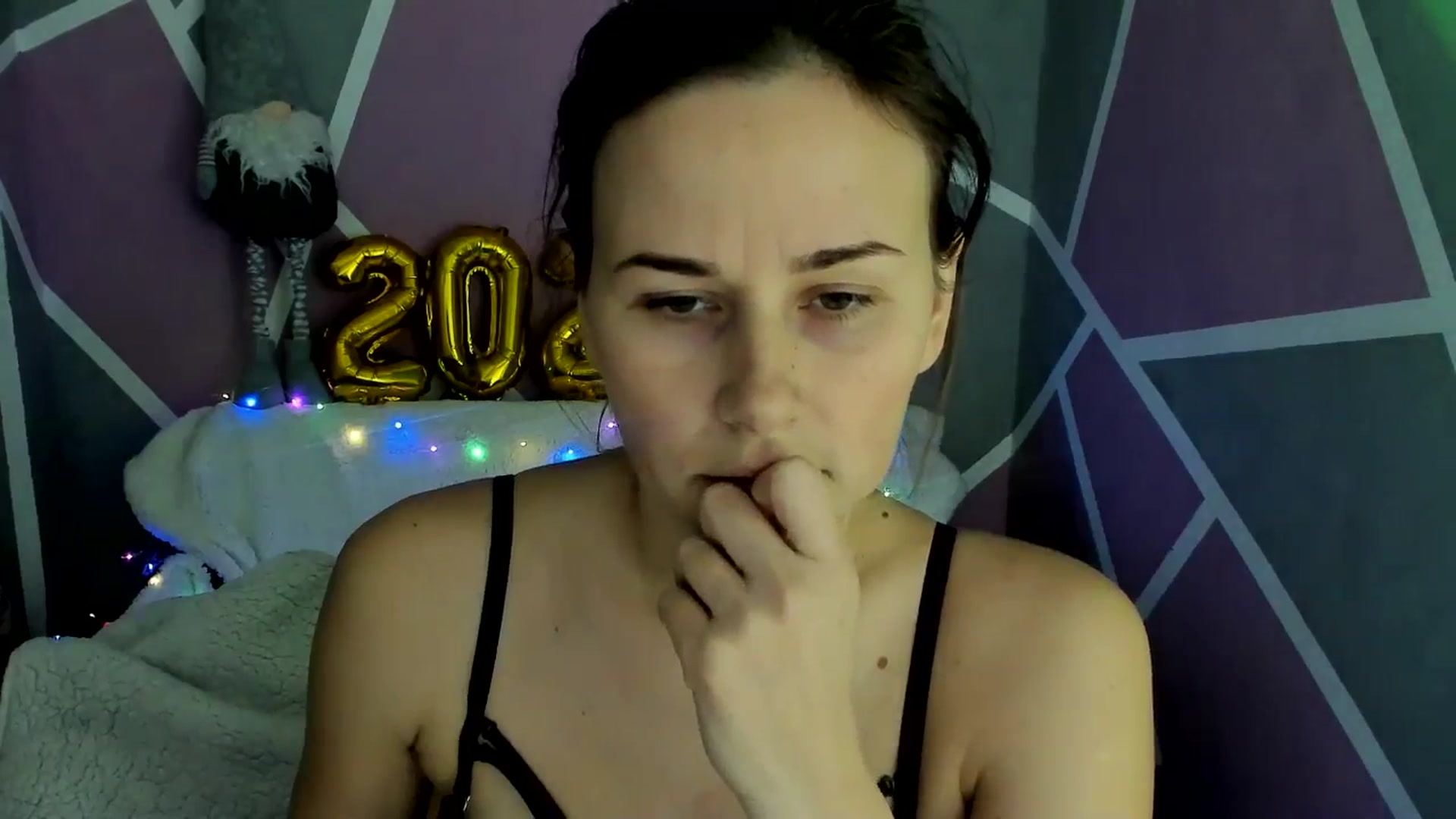 Gallery image thumbnail from Sexy_Ukr's myfreecams stream on, 12/17/2024, 18:19 image 5 of 20