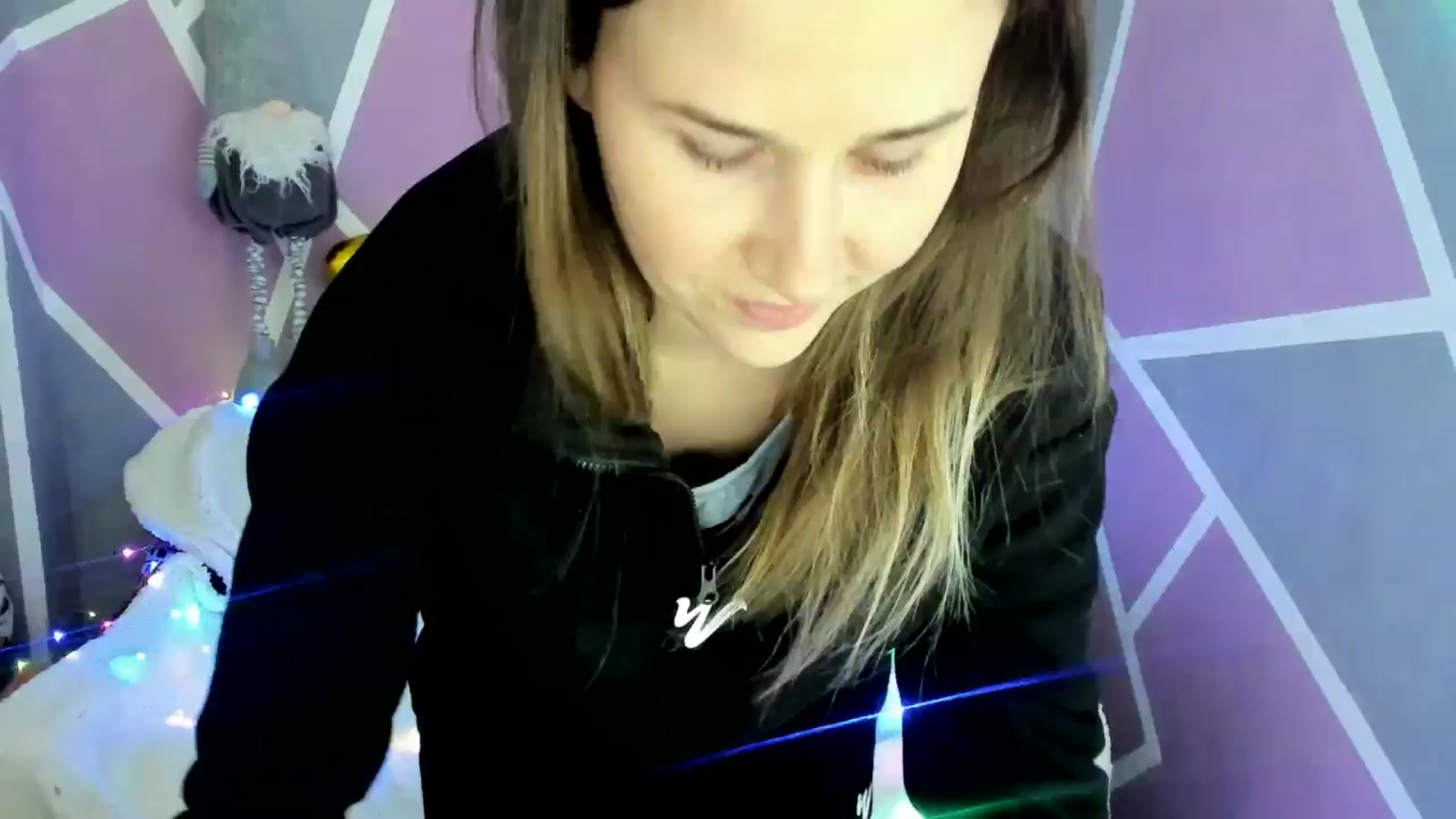 Gallery image thumbnail from Sexy_Ukr's myfreecams stream on, 12/19/2024, 17:31 image 10 of 20