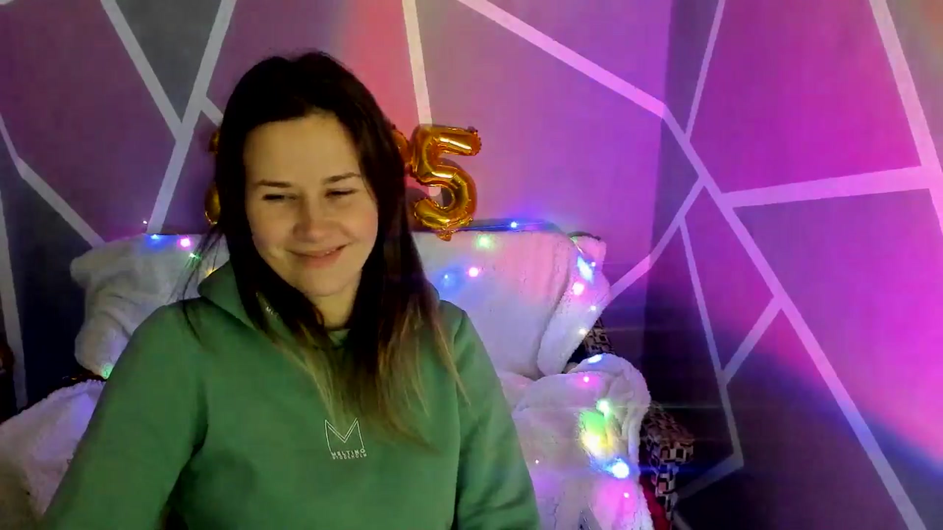 Gallery image thumbnail from Sexy_Ukr's myfreecams stream on, 01/22/2025, 17:38 image 20 of 20