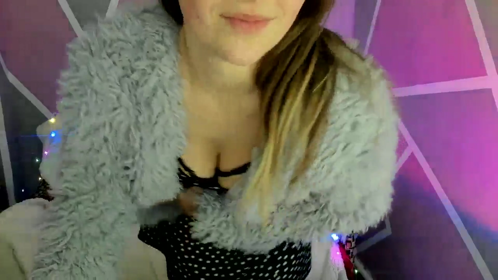 Gallery image thumbnail from Sexy_Ukr's myfreecams stream on, 02/06/2025, 18:30 image 12 of 20