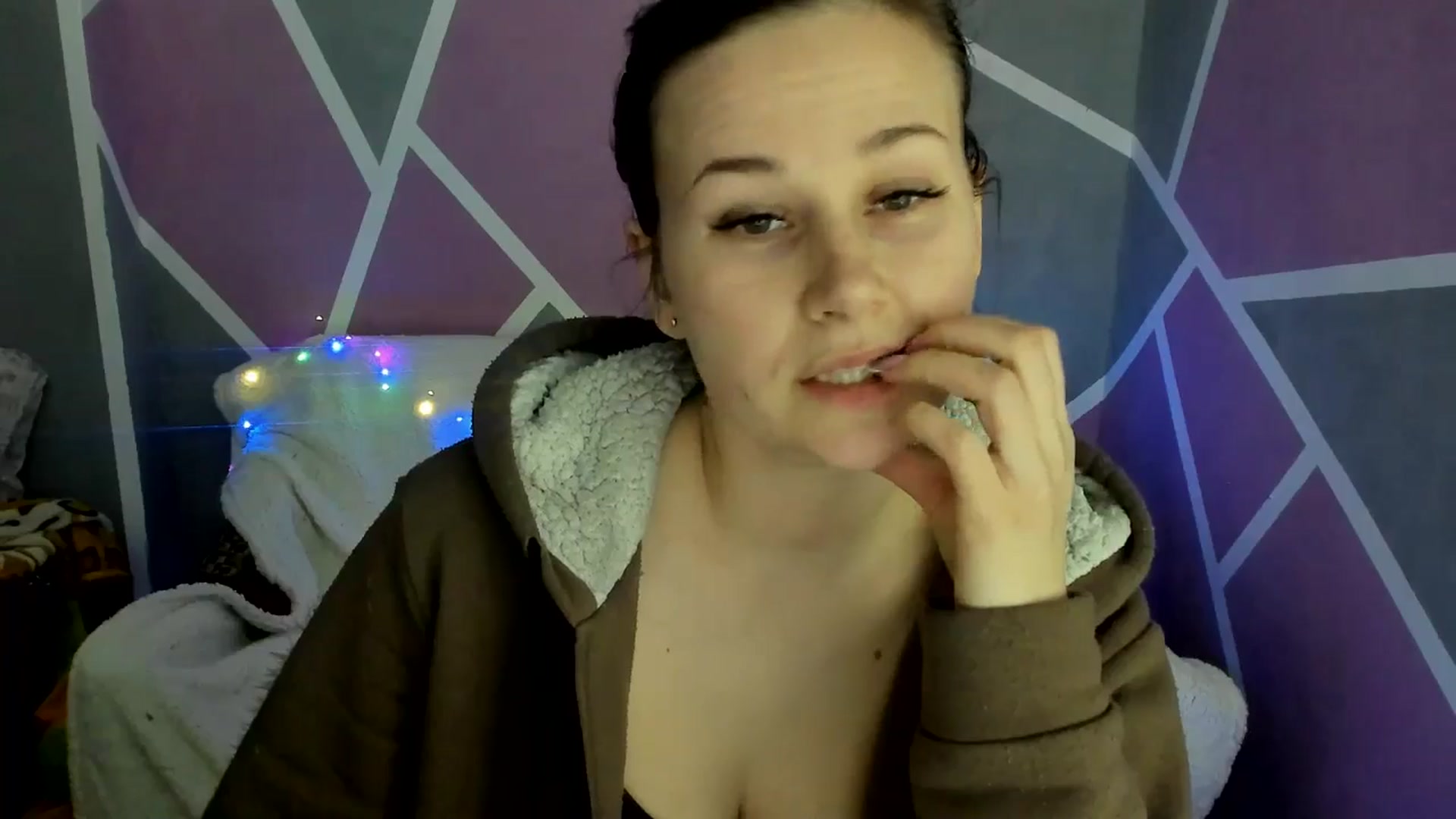 Gallery image thumbnail from Sexy_Ukr's myfreecams stream on, 03/10/2025, 17:11 image 16 of 20