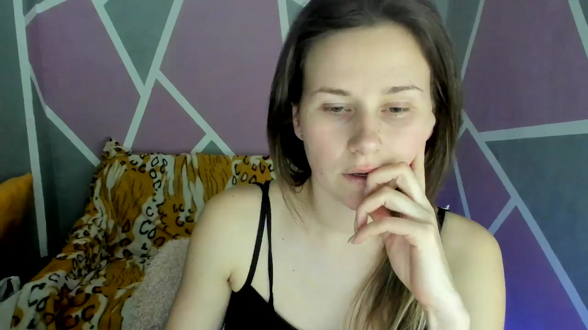 Gallery image thumbnail from Sexy_Ukr's myfreecams stream on, 04/02/2025, 16:00 image 13 of 20
