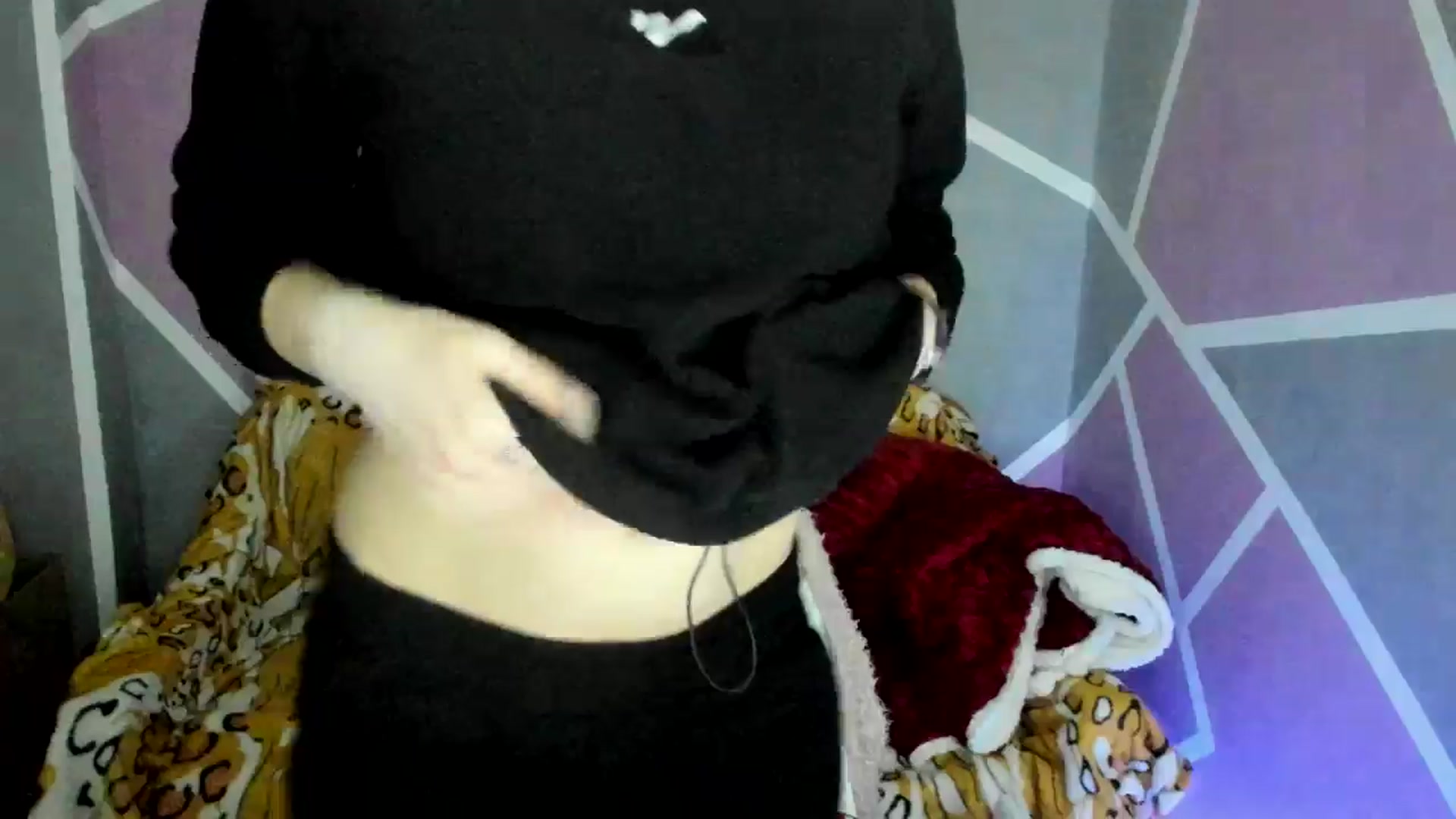 Gallery image thumbnail from Sexy_Ukr's myfreecams stream on, 04/04/2025, 17:20 image 16 of 20