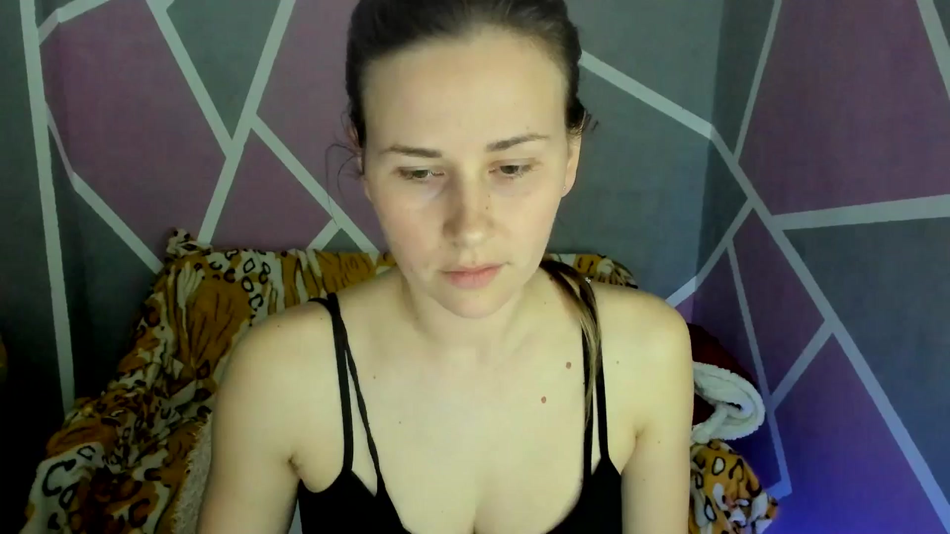 Gallery image thumbnail from Sexy_Ukr's myfreecams stream on, 04/04/2025, 17:57 image 17 of 20