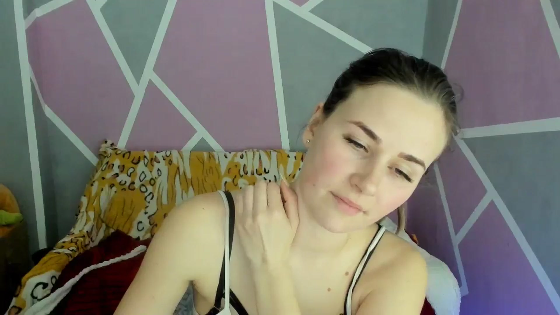 Gallery image thumbnail from Sexy_Ukr's myfreecams stream on, 04/11/2025, 17:12 image 18 of 20