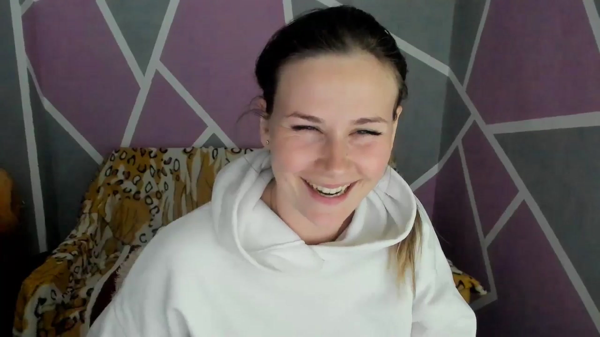 Gallery image thumbnail from Sexy_Ukr's myfreecams stream on, 05/02/2025, 18:38 image 9 of 20