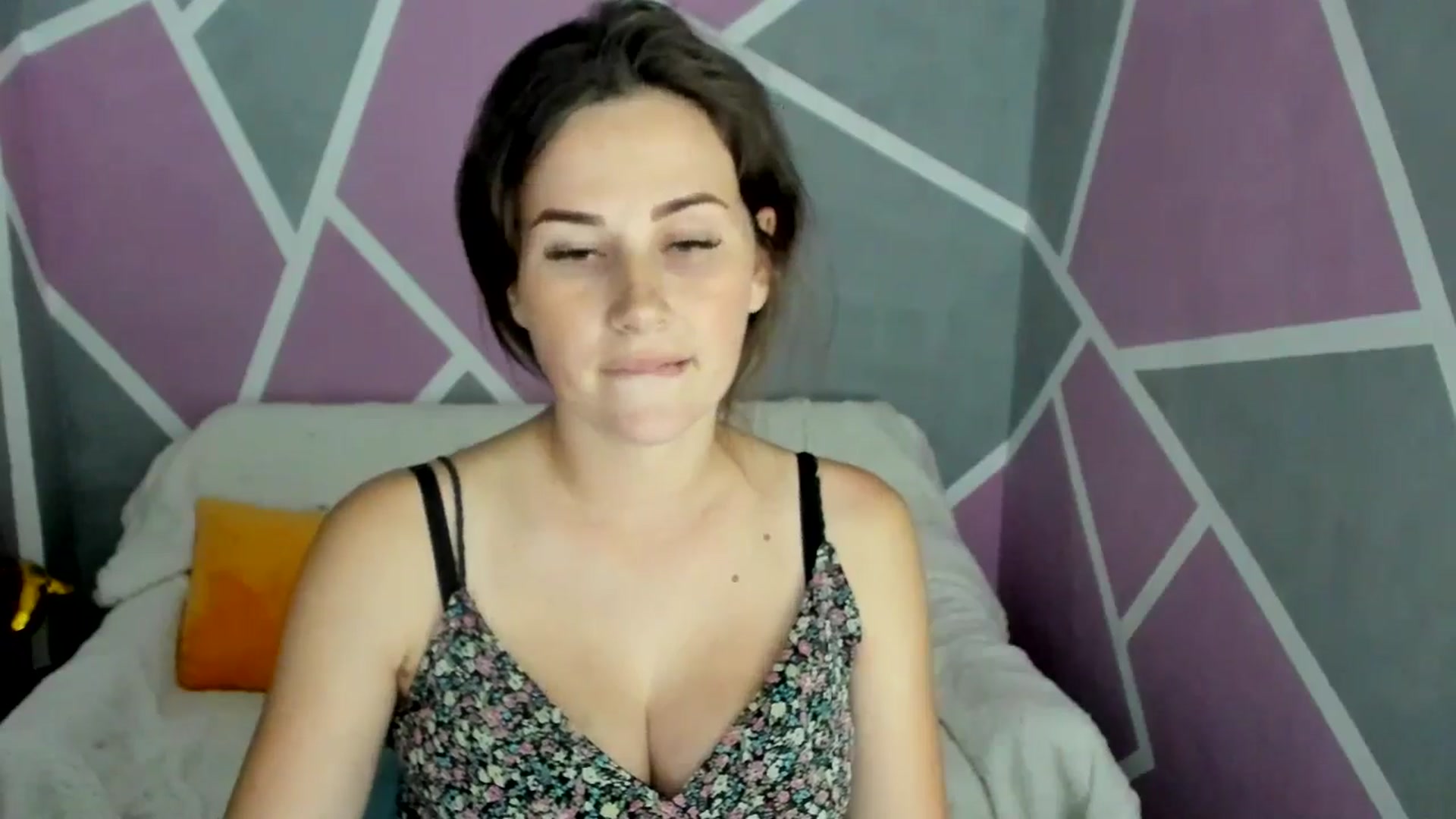 Gallery image thumbnail from Sexy_Ukr's myfreecams stream on, 09/05/2025, 17:24 image 19 of 20
