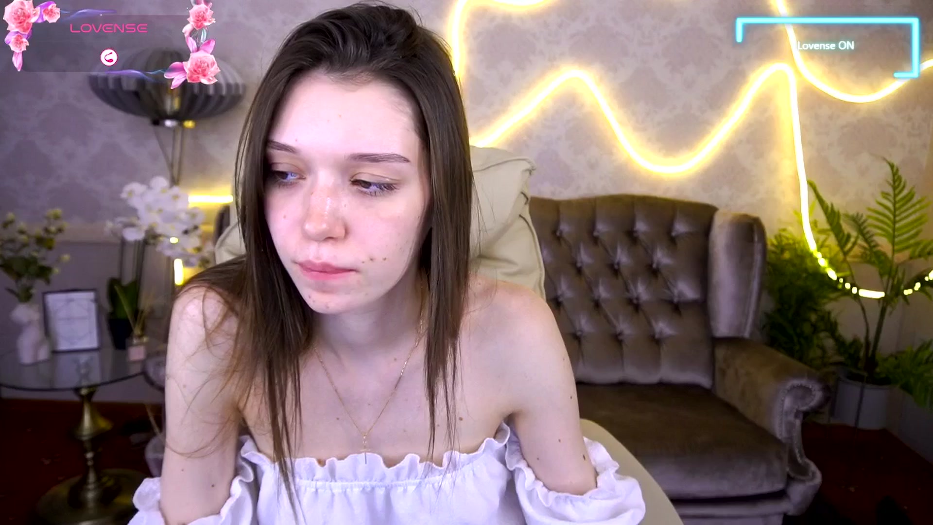 Gallery image thumbnail from Sexy_X_Cherry's myfreecams stream on, 06/18/2025, 13:25 image 16 of 20