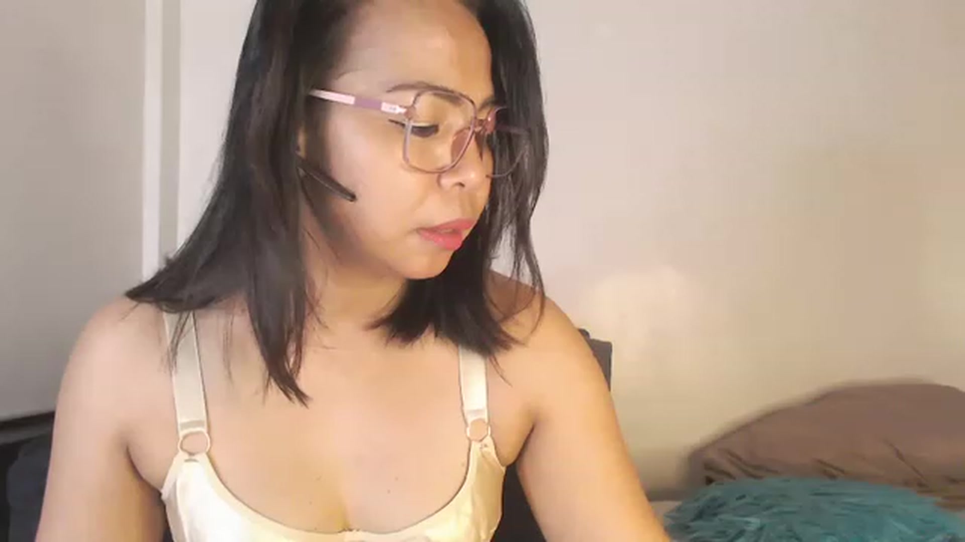 Gallery image thumbnail from Sexy_ass24's myfreecams stream on, 05/07/2023, 12:07 image 6 of 20