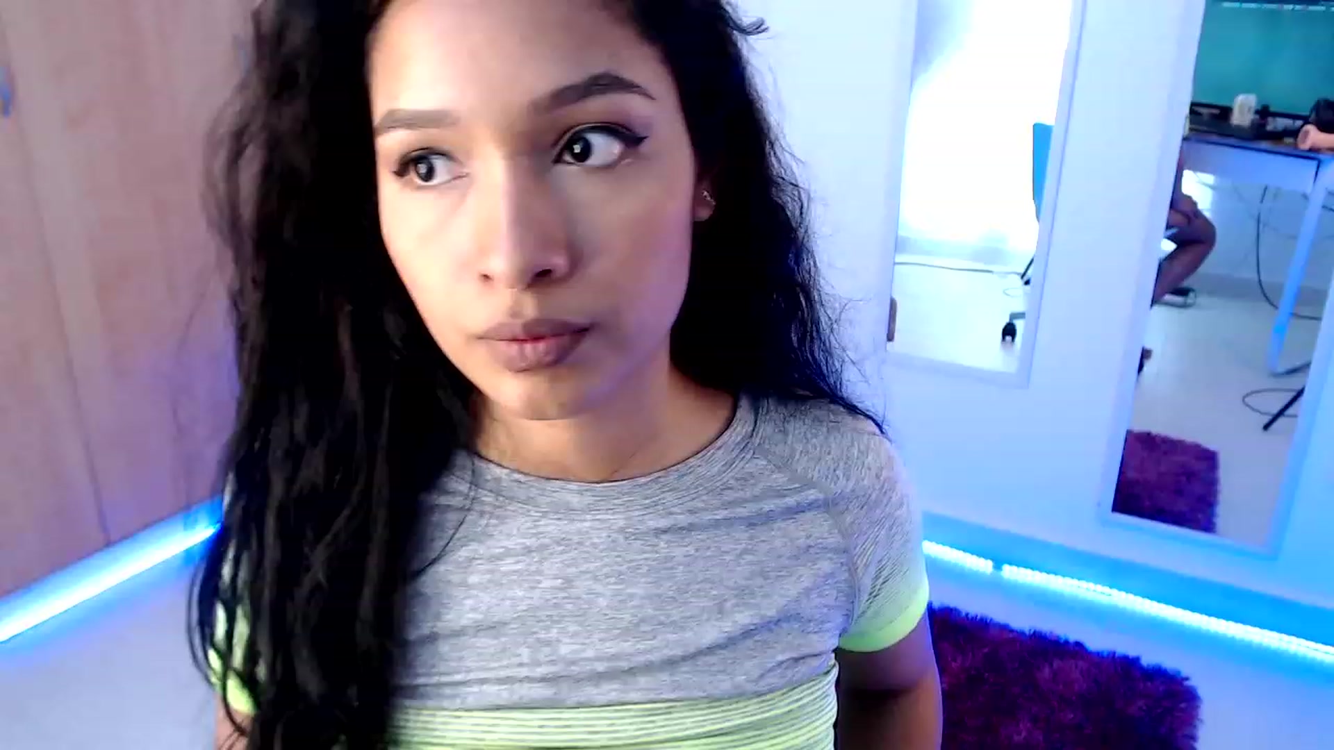 Gallery image thumbnail from Sexy_latina69's myfreecams stream on, 06/21/2023, 15:38 image 15 of 20