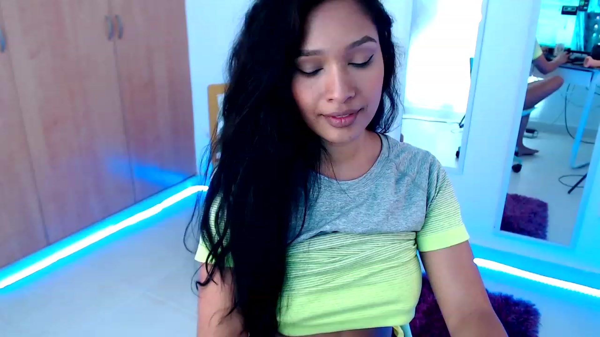 Gallery image thumbnail from Sexy_latina69's myfreecams stream on, 06/21/2023, 15:38 image 6 of 20
