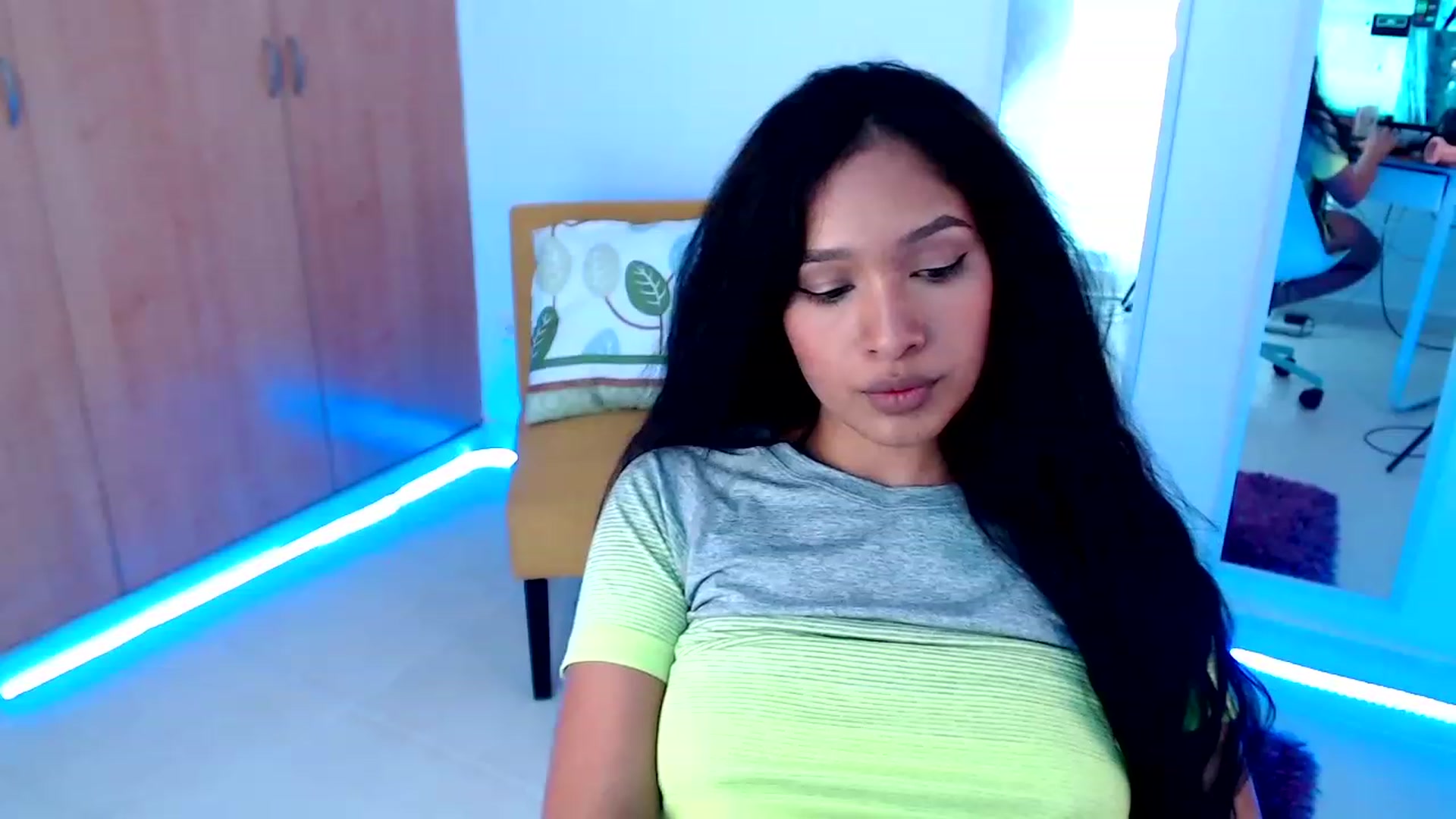 Gallery image thumbnail from Sexy_latina69's myfreecams stream on, 06/21/2023, 15:38 image 17 of 20