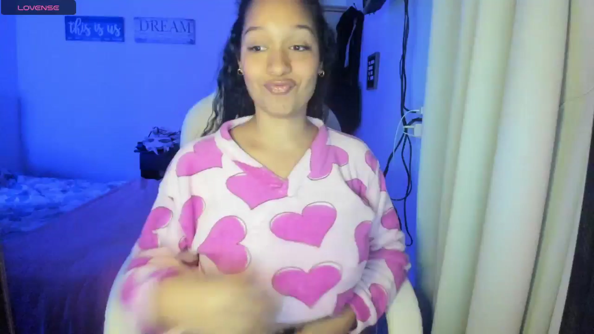 Gallery image thumbnail from Sexy_latina69's myfreecams stream on, 02/25/2025, 09:26 image 1 of 20