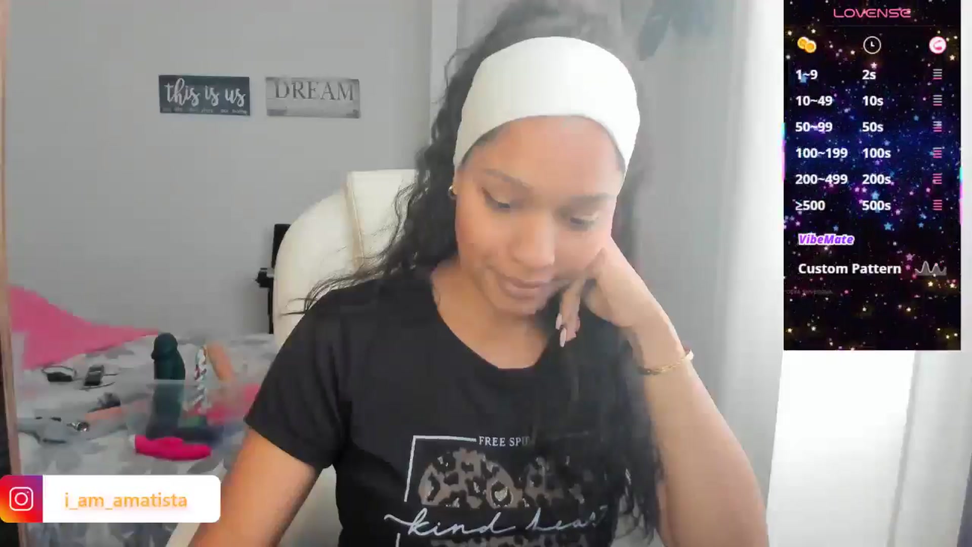 Gallery image thumbnail from Sexy_latina69's myfreecams stream on, 03/03/2025, 16:03 image 15 of 20