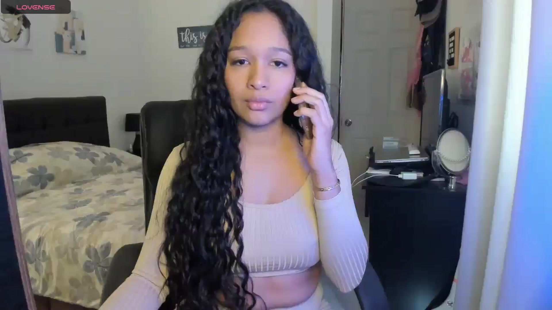 Gallery image thumbnail from Sexy_latina69's myfreecams stream on, 07/02/2025, 17:28 image 18 of 20