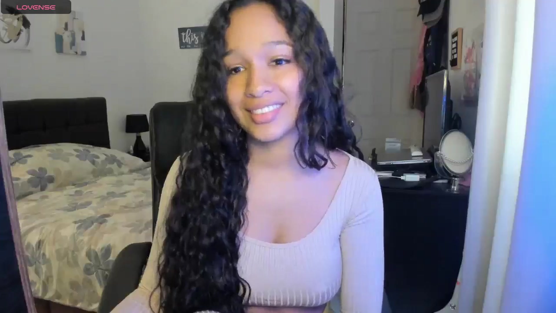 Gallery image thumbnail from Sexy_latina69's myfreecams stream on, 07/02/2025, 17:28 image 16 of 20