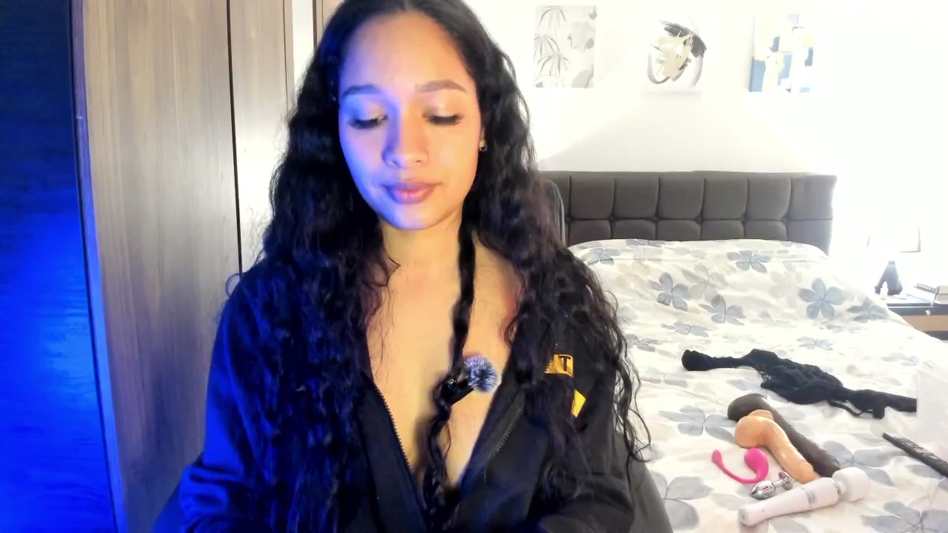 Gallery image thumbnail from Sexy_latina69's myfreecams stream on, 07/26/2025, 12:29 image 16 of 20