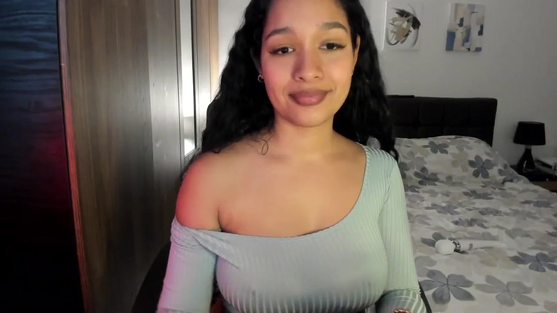 Gallery image thumbnail from Sexy_latina69's myfreecams stream on, 07/30/2025, 17:25 image 16 of 20