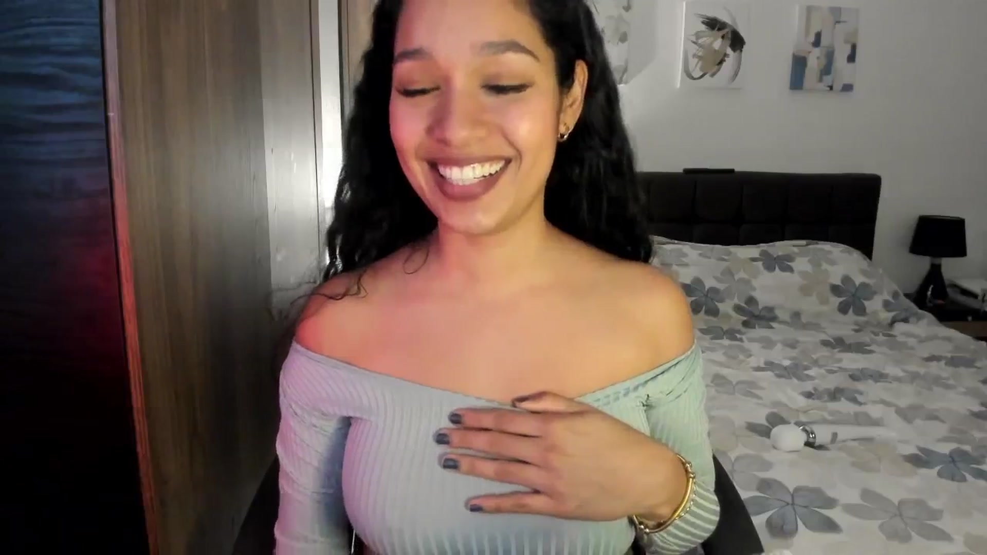 Gallery image thumbnail from Sexy_latina69's myfreecams stream on, 07/30/2025, 17:25 image 17 of 20