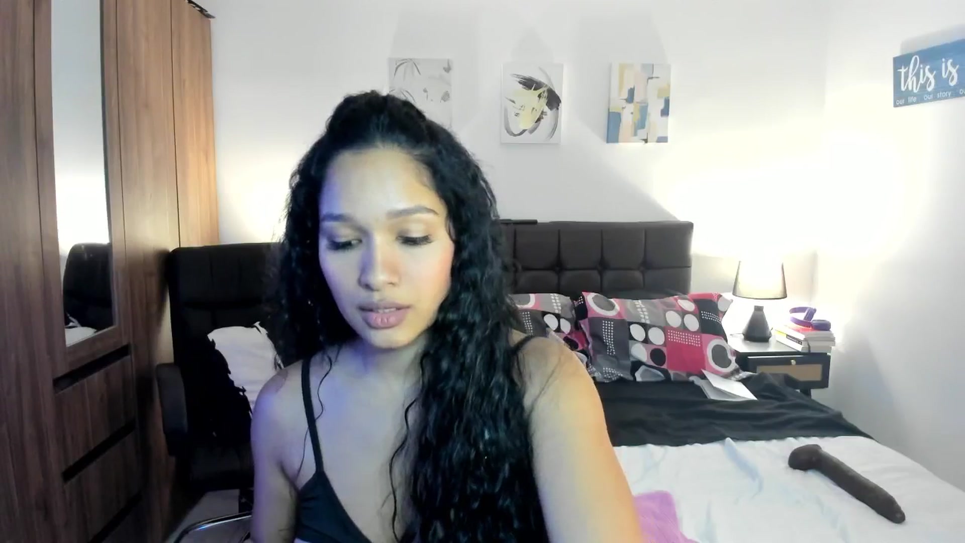 Gallery image thumbnail from Sexy_latina69's myfreecams stream on, 08/13/2025, 16:35 image 2 of 20