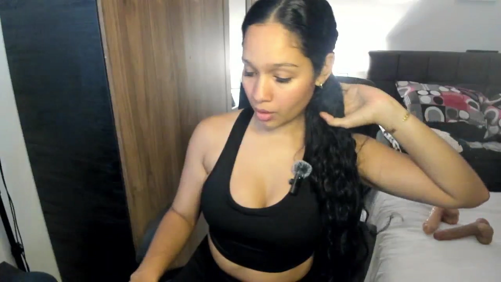 Gallery image thumbnail from Sexy_latina69's myfreecams stream on, 08/15/2025, 16:29 image 10 of 20