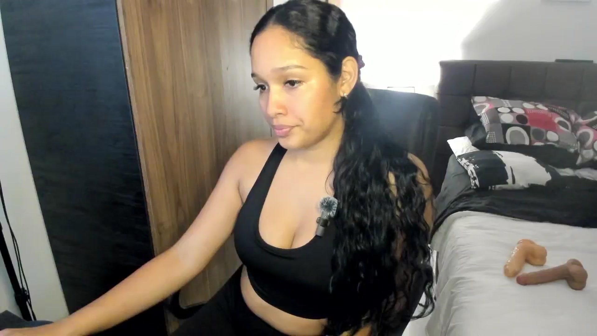 Gallery image thumbnail from Sexy_latina69's myfreecams stream on, 08/15/2025, 16:29 image 12 of 20