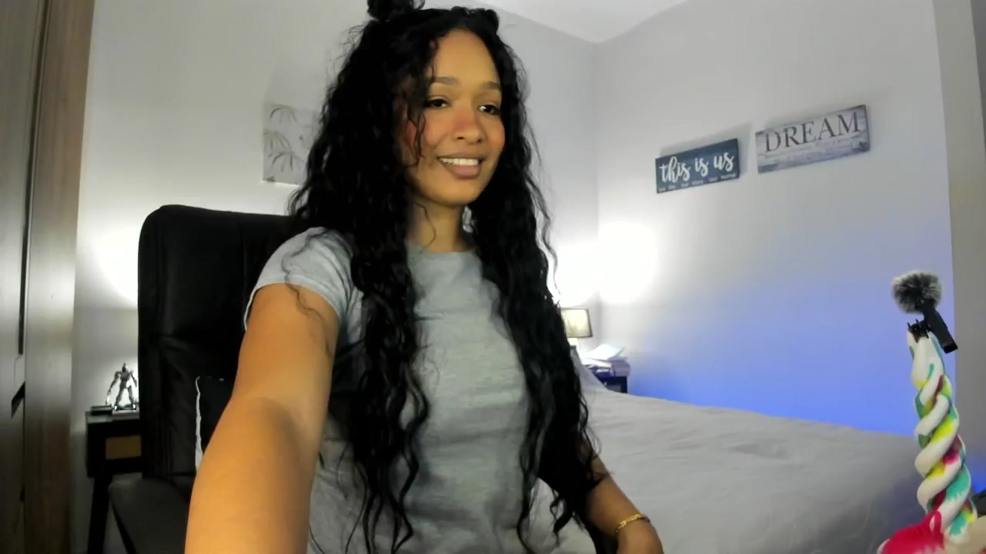 Gallery image thumbnail from Sexy_latina69's myfreecams stream on, 08/19/2025, 17:10 image 1 of 20