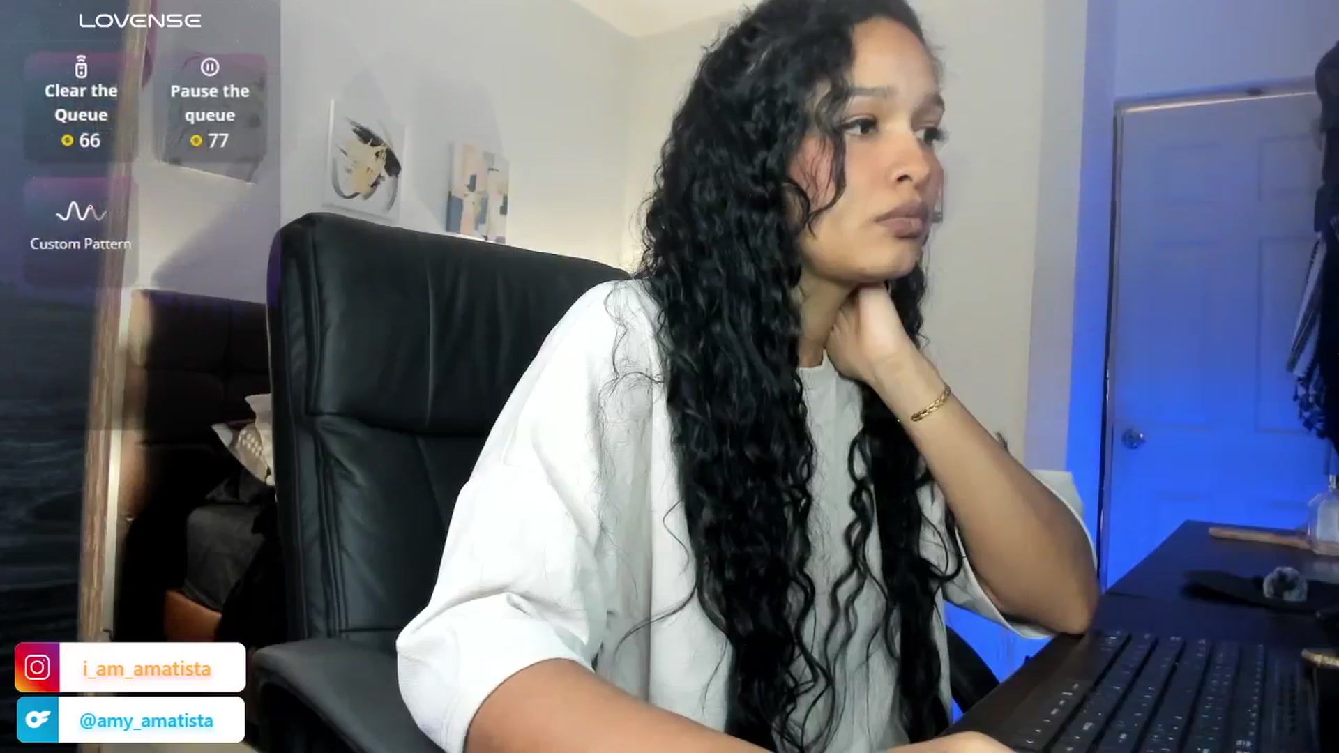 Gallery image thumbnail from Sexy_latina69's myfreecams stream on, 08/21/2025, 17:20 image 3 of 20