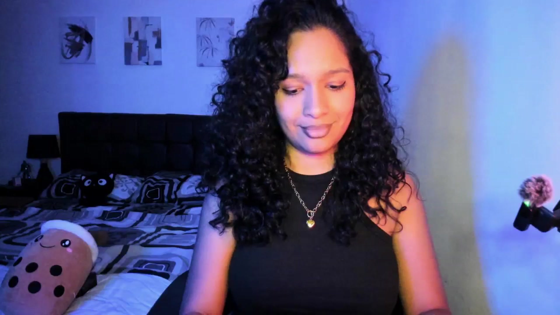Gallery image thumbnail from Sexy_latina69's myfreecams stream on, 04/13/2026, 06:37 image 15 of 20