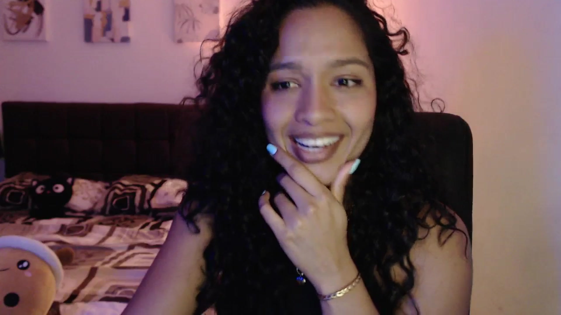 Gallery image thumbnail from Sexy_latina69's myfreecams stream on, 04/13/2026, 06:37 image 13 of 20