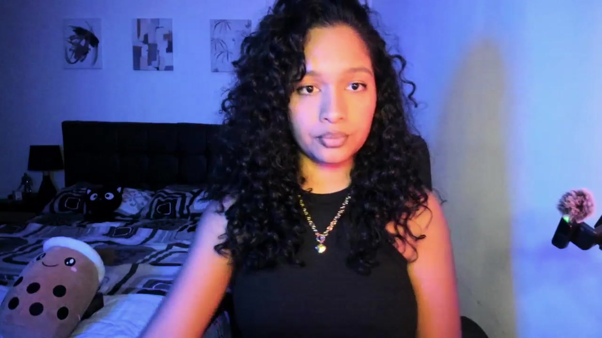 Gallery image thumbnail from Sexy_latina69's myfreecams stream on, 04/13/2026, 06:37 image 17 of 20