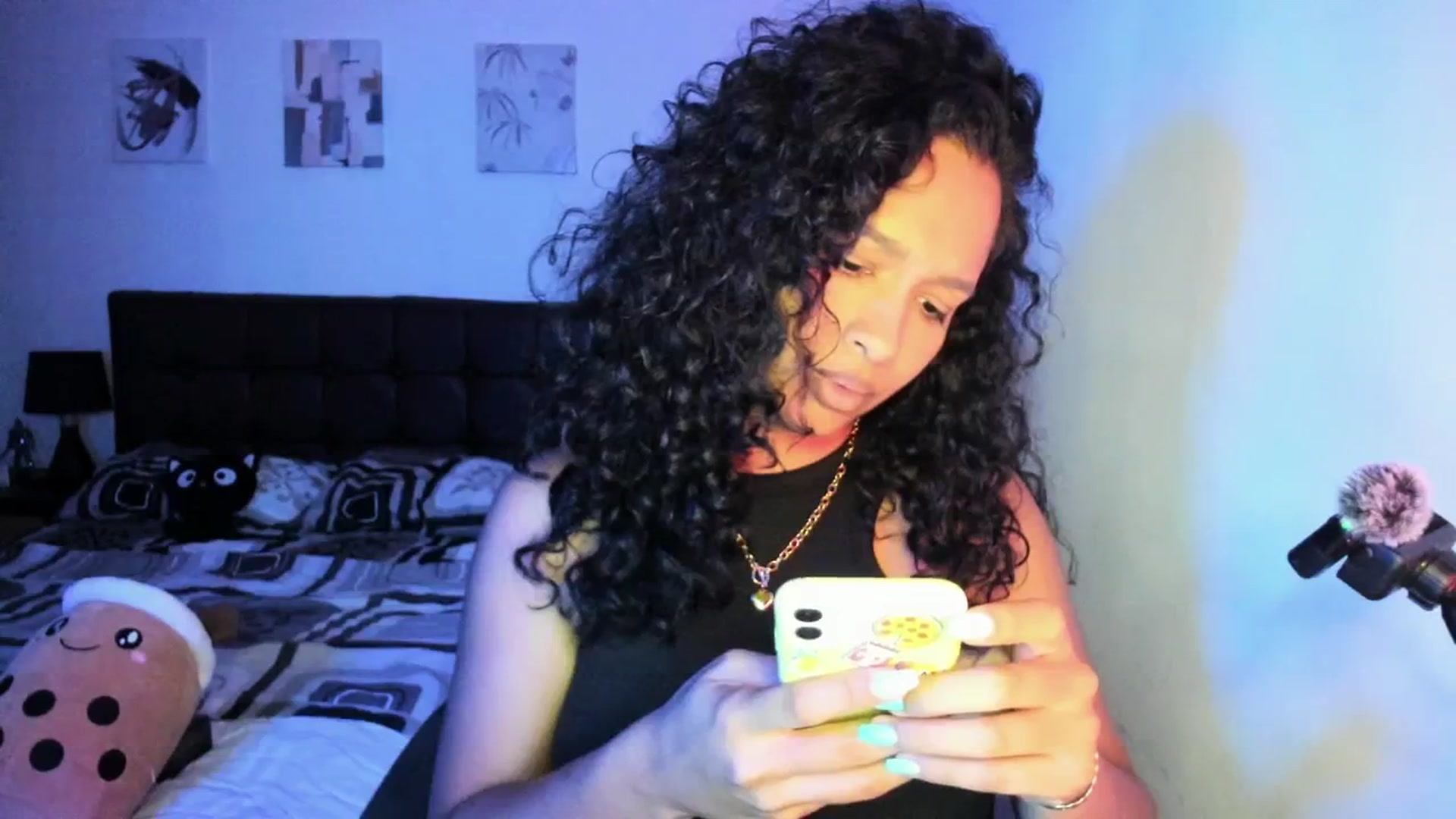 Gallery image thumbnail from Sexy_latina69's myfreecams stream on, 04/13/2026, 07:12 image 18 of 20