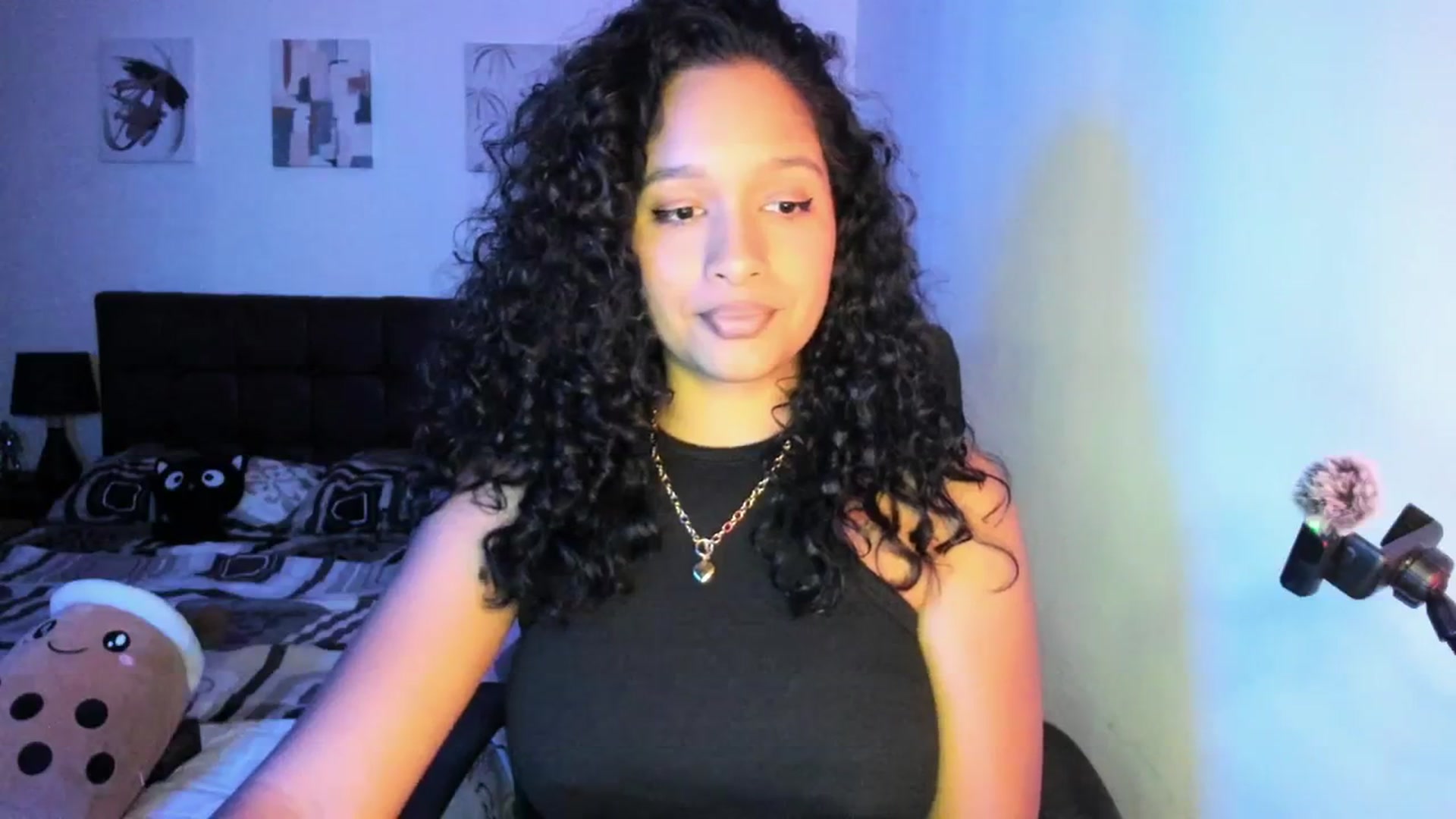 Gallery image thumbnail from Sexy_latina69's myfreecams stream on, 04/13/2026, 07:12 image 13 of 20