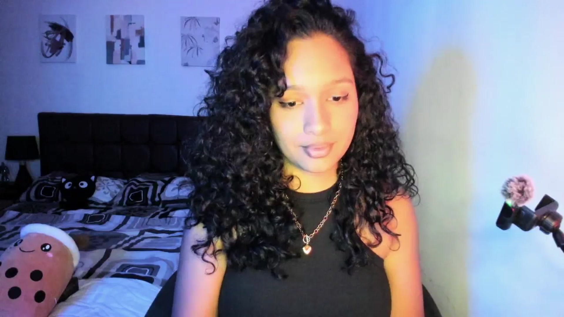 Gallery image thumbnail from Sexy_latina69's myfreecams stream on, 04/13/2026, 07:12 image 6 of 20