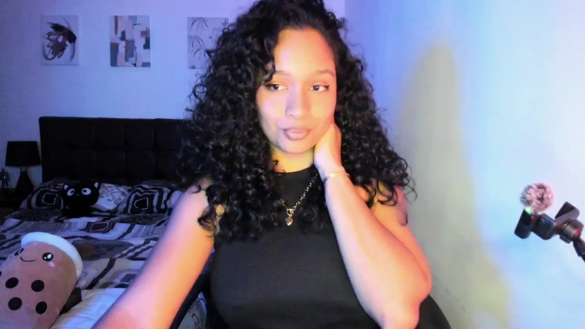 Gallery image thumbnail from Sexy_latina69's myfreecams stream on, 04/13/2026, 07:12 image 11 of 20