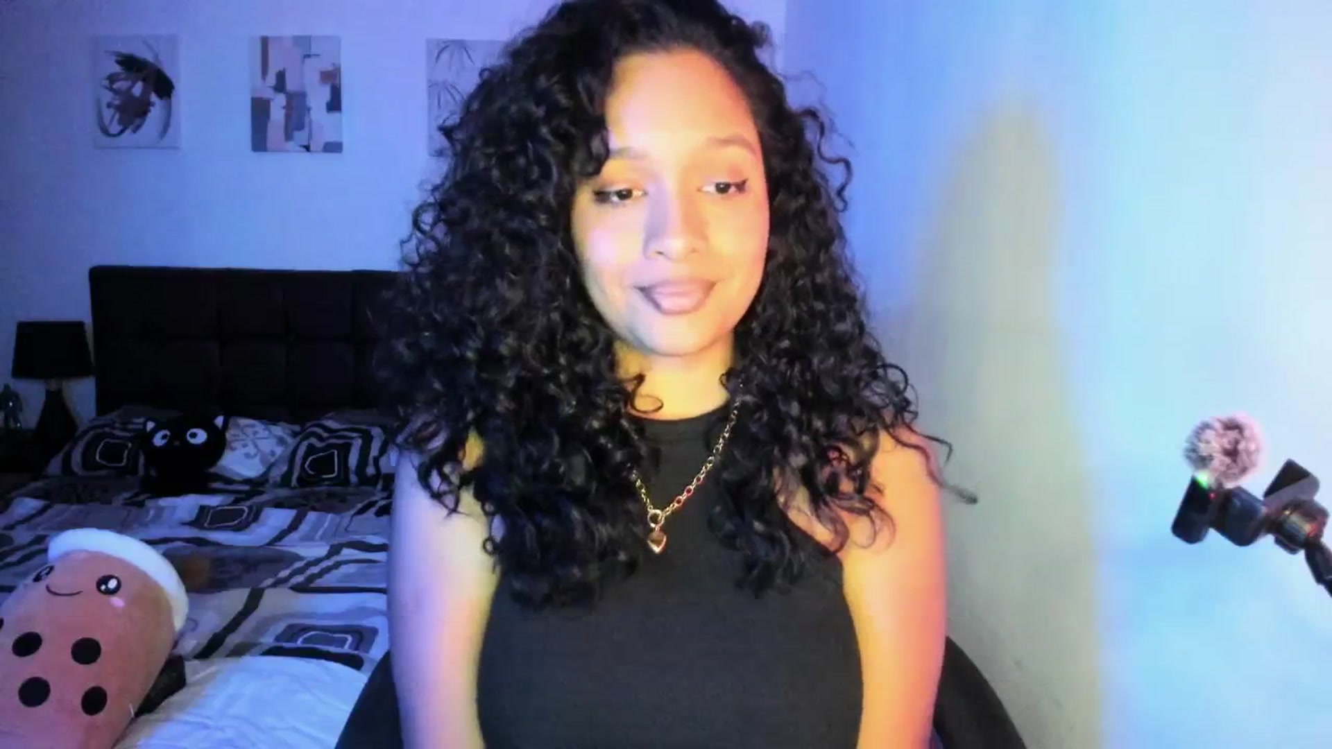 Gallery image thumbnail from Sexy_latina69's myfreecams stream on, 04/13/2026, 07:12 image 7 of 20