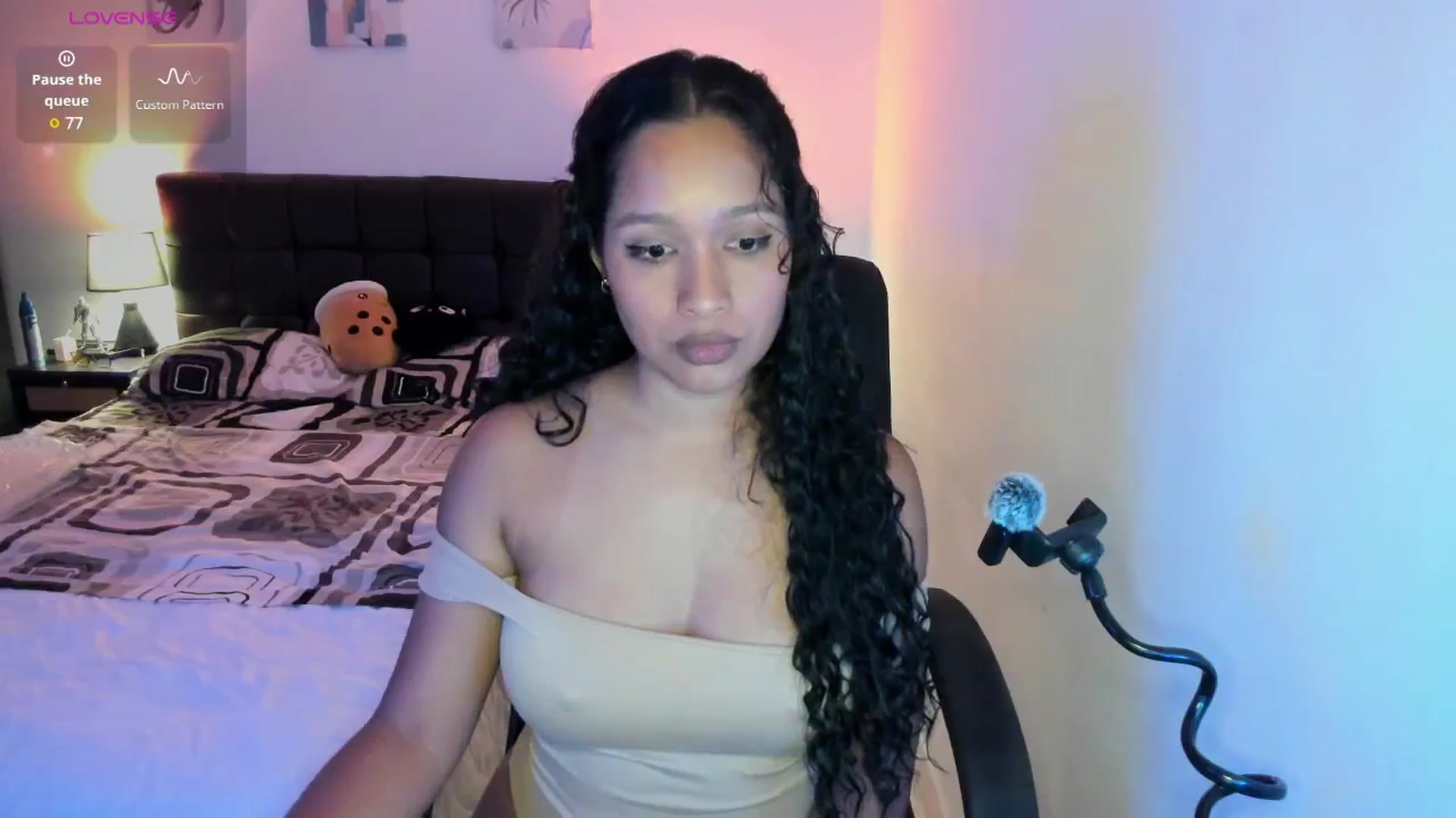Gallery image thumbnail from Sexy_latina69's myfreecams stream on, 04/16/2026, 06:52 image 6 of 20